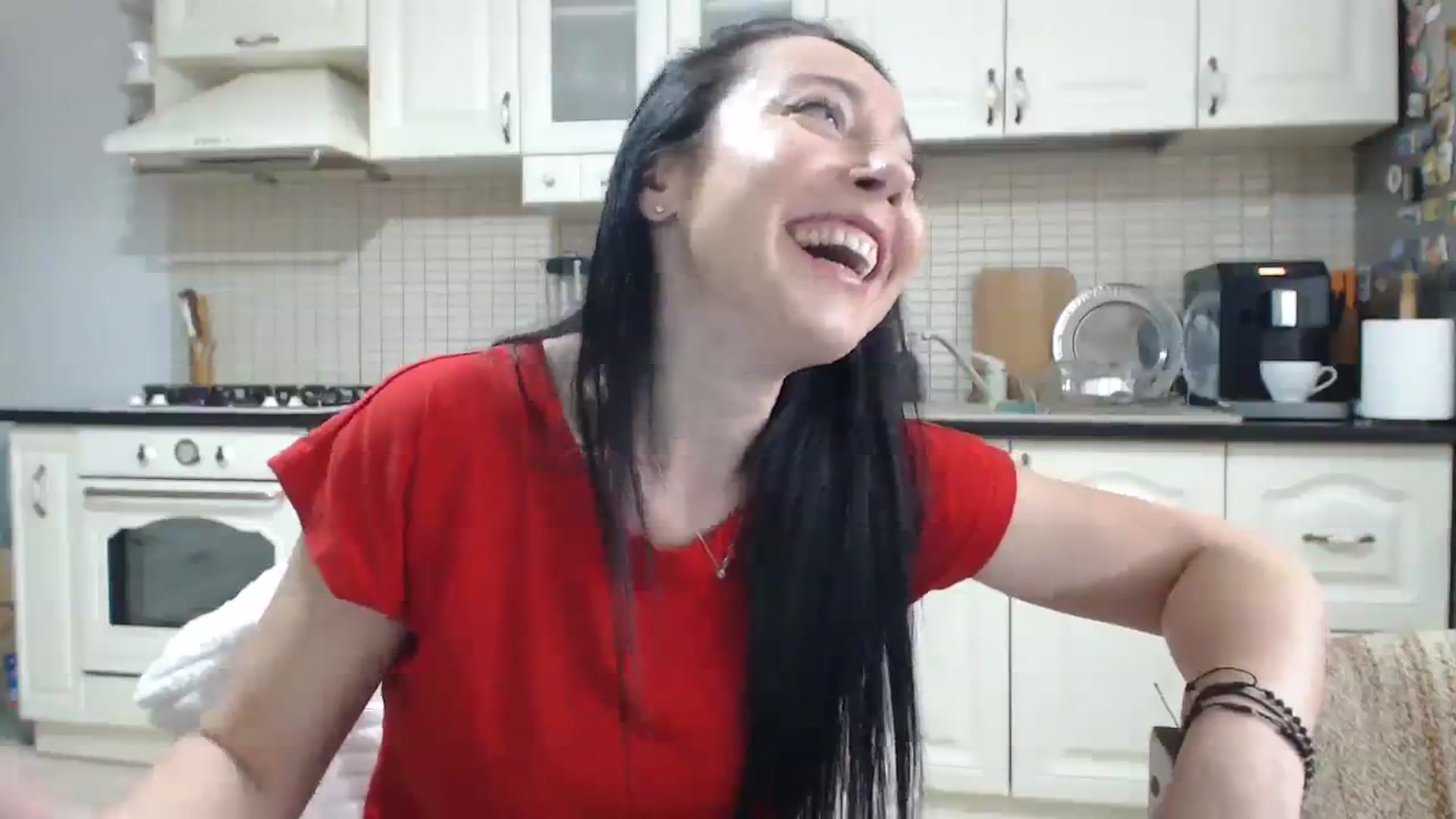 Gallery image thumbnail from LalaShine's myfreecams stream on, 12/24/2023, 08:28 image 15 of 20
