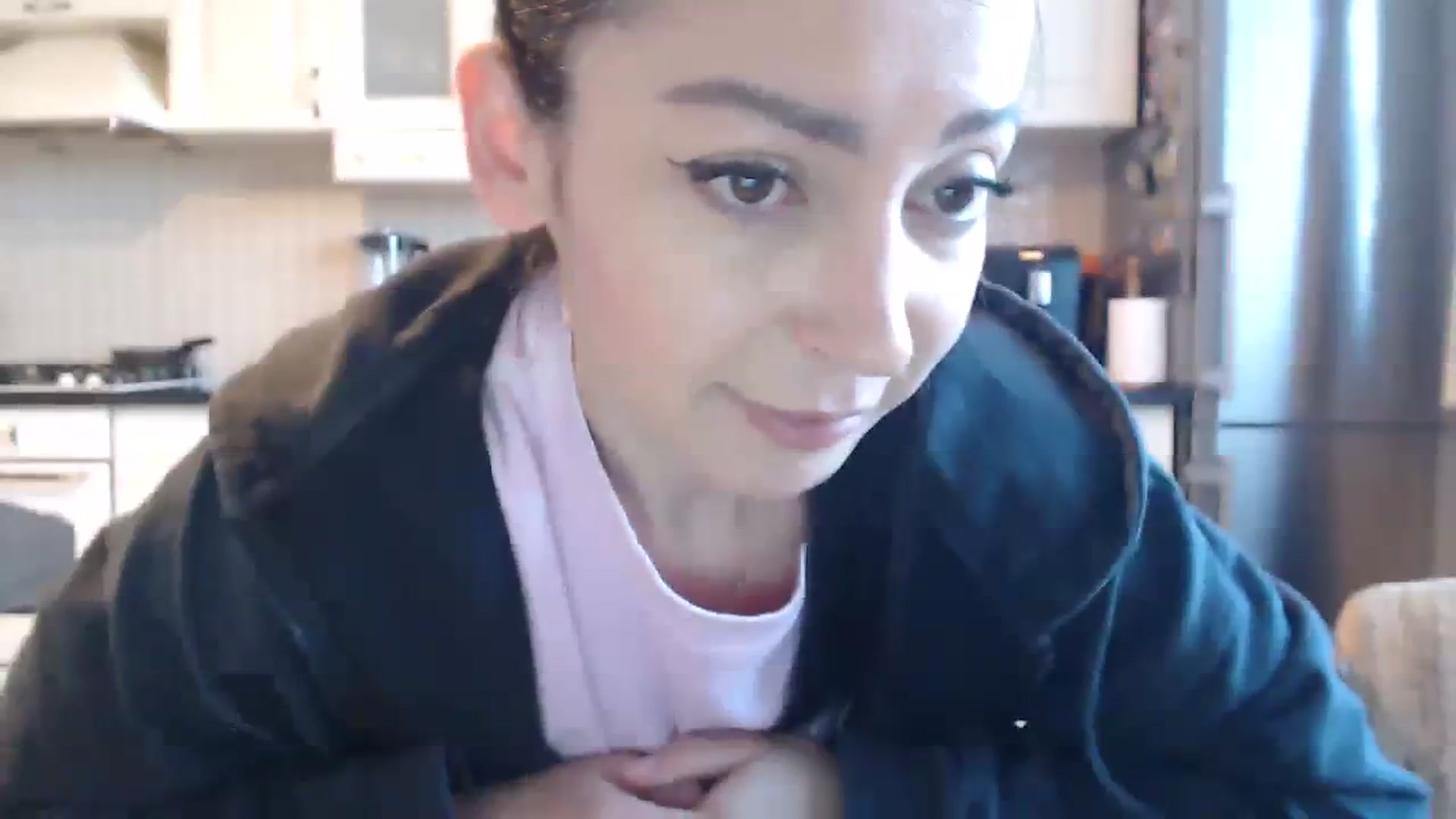 Gallery image thumbnail from LalaShine's myfreecams stream on, 01/20/2024, 08:20 image 13 of 20