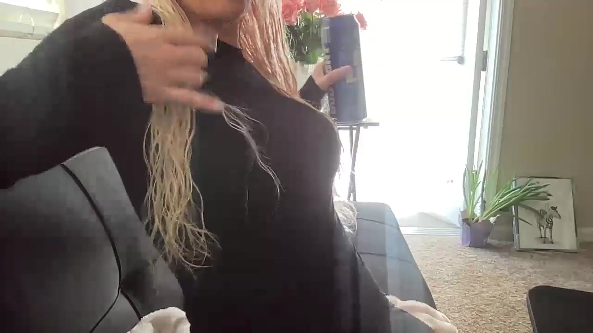 Gallery image thumbnail from Lalalallal's myfreecams stream on, 05/08/2024, 14:33 image 16 of 20