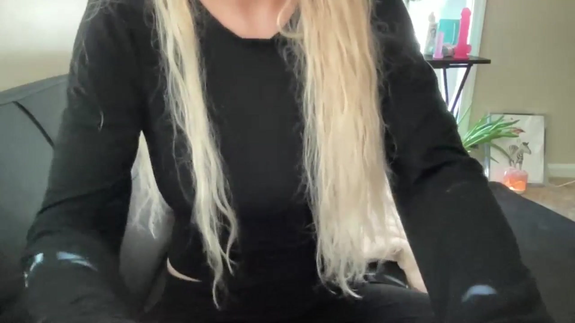 Gallery image thumbnail from Lalalallal's myfreecams stream on, 05/08/2024, 16:27 image 20 of 20