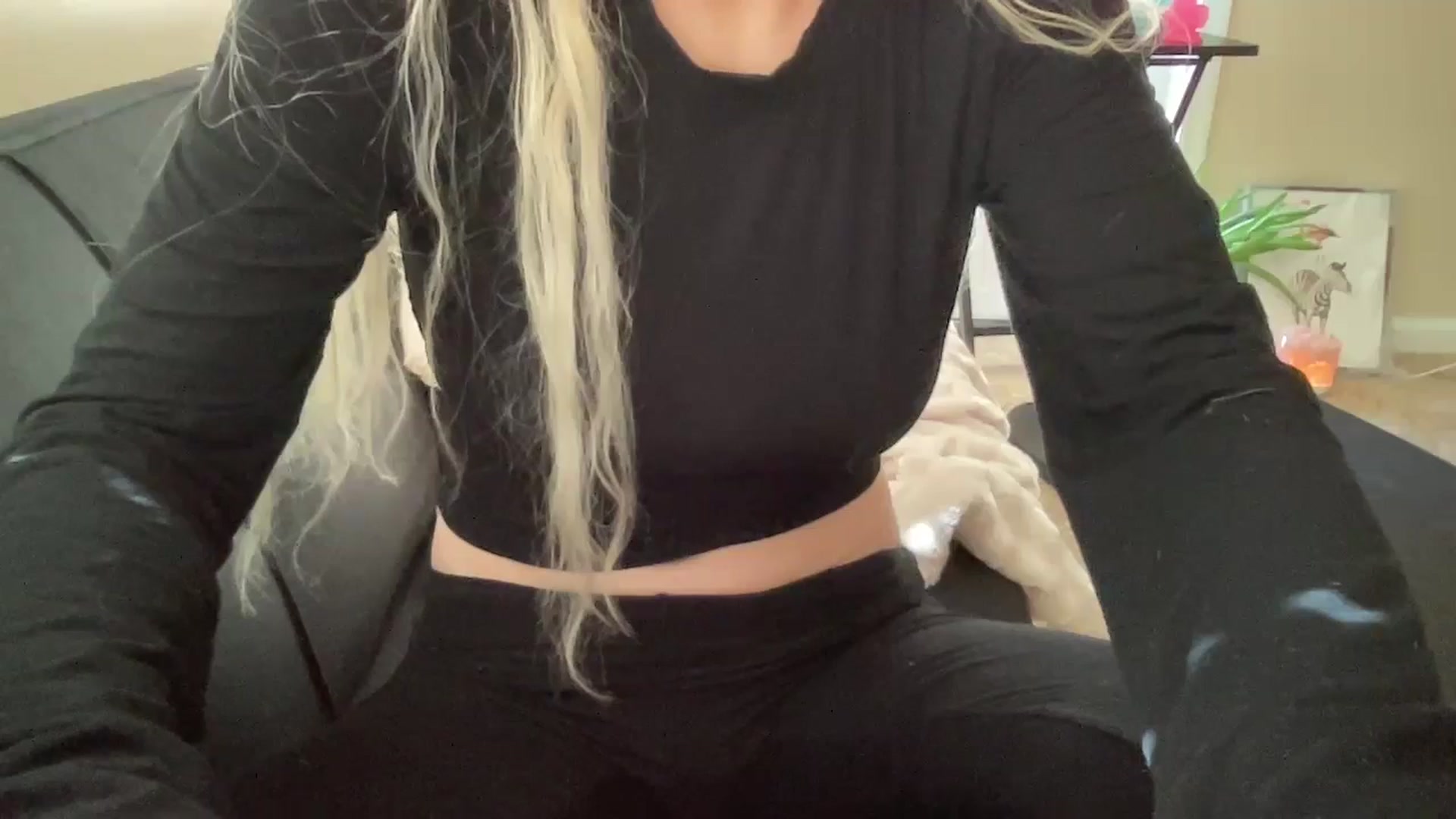 Gallery image thumbnail from Lalalallal's myfreecams stream on, 05/08/2024, 16:27 image 10 of 20