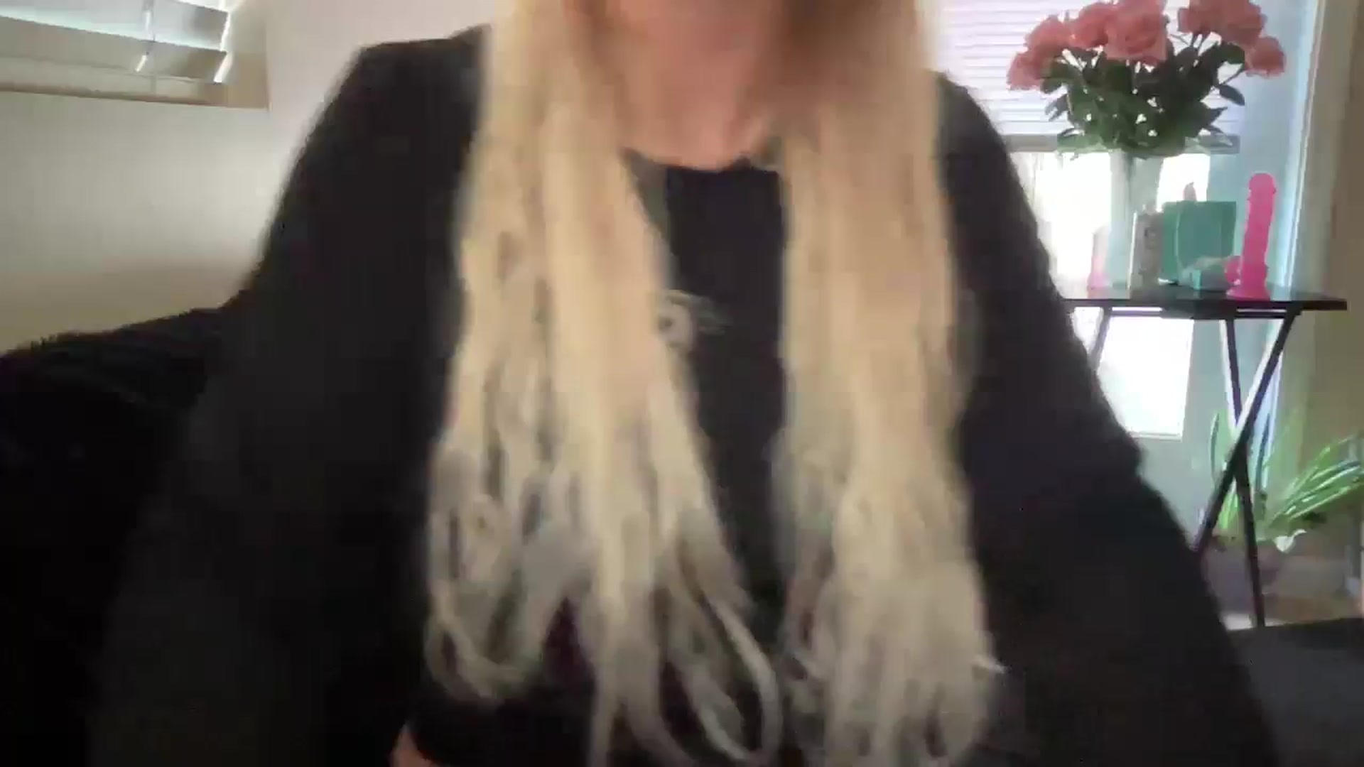 Gallery image thumbnail from Lalalallal's myfreecams stream on, 05/08/2024, 18:53 image 11 of 20