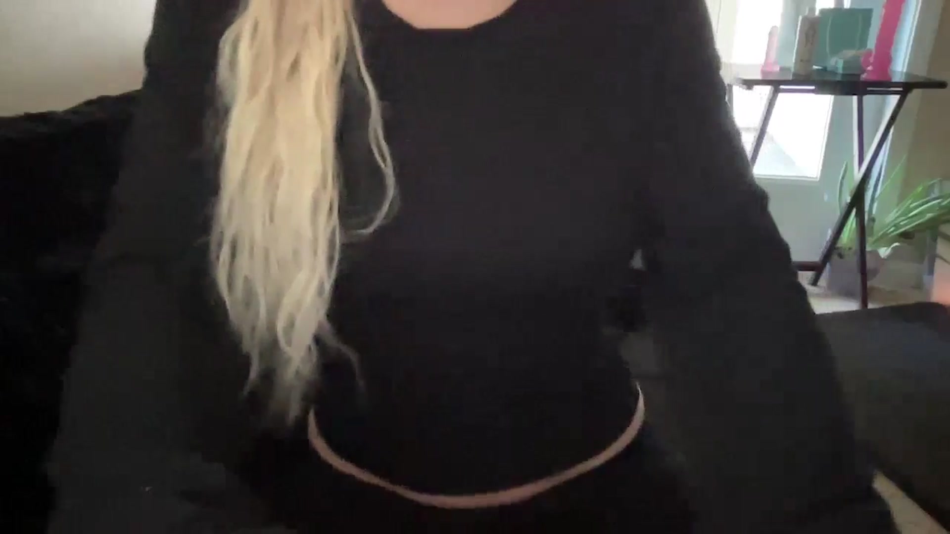 Gallery image thumbnail from Lalalallal's myfreecams stream on, 05/08/2024, 18:53 image 18 of 20