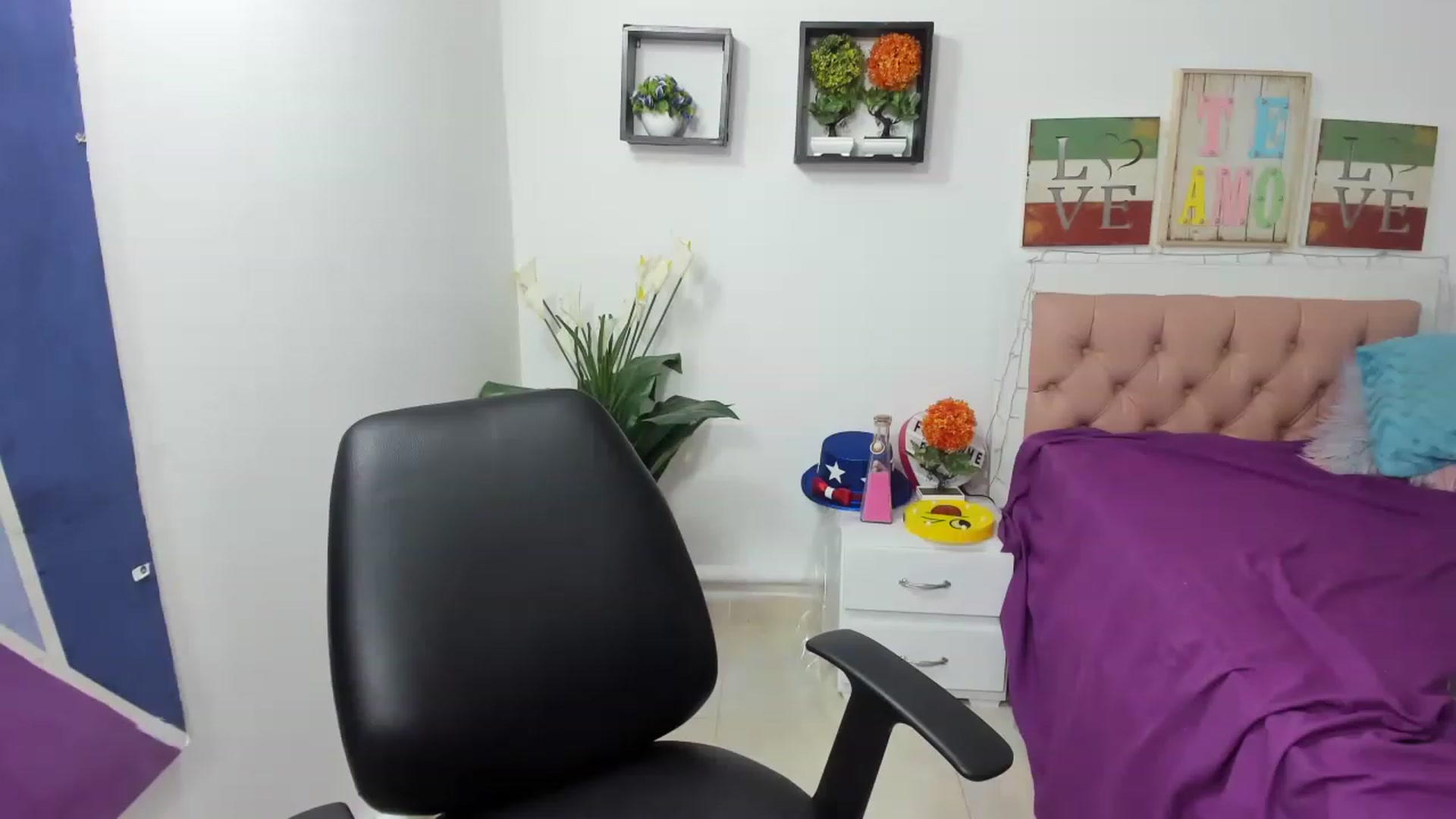 Gallery image thumbnail from Lalita3's myfreecams stream on, 11/15/2022, 02:41 image 4 of 20