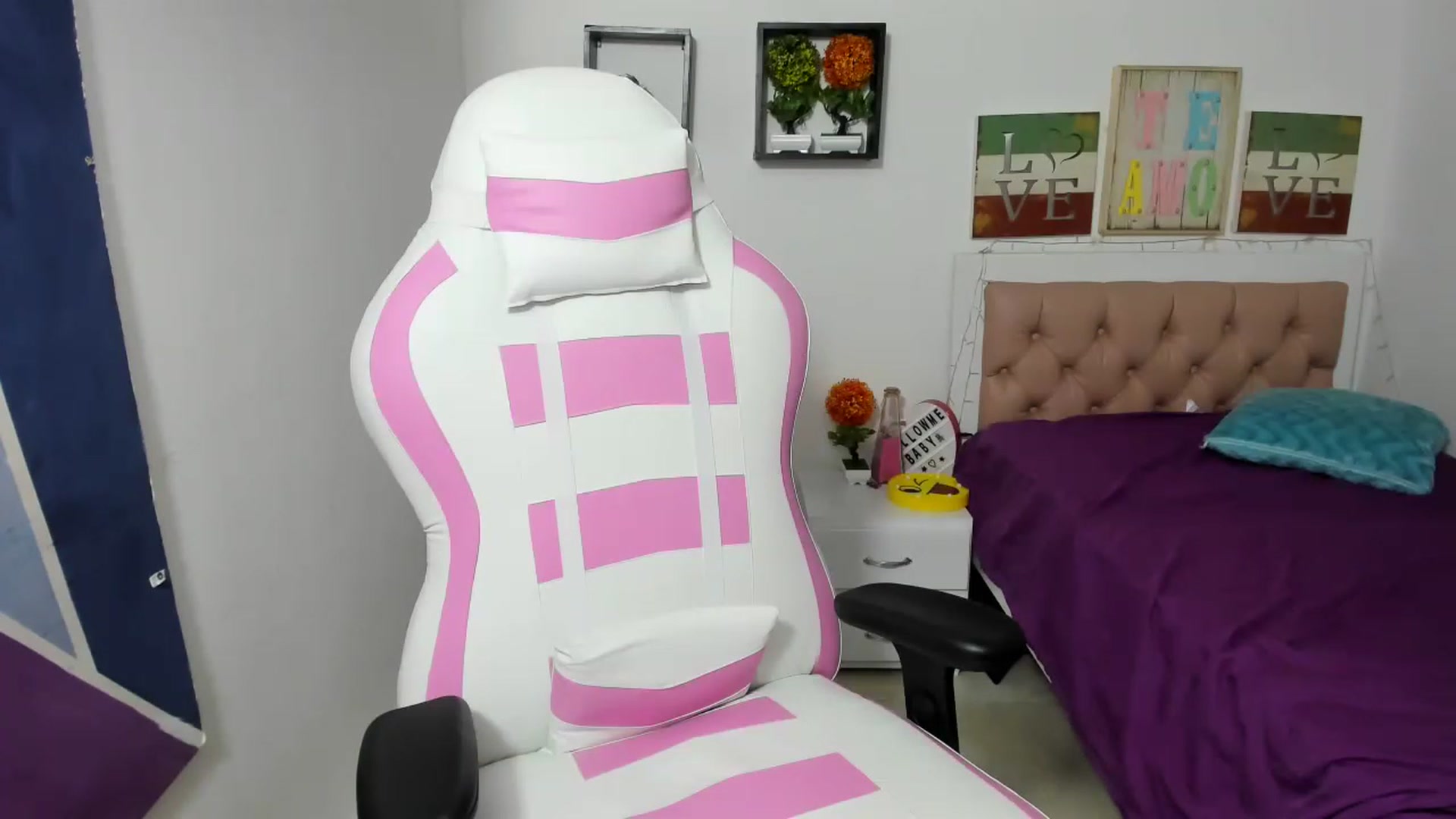 Gallery image thumbnail from Lalita3's myfreecams stream on, 11/23/2022, 02:05 image 18 of 20