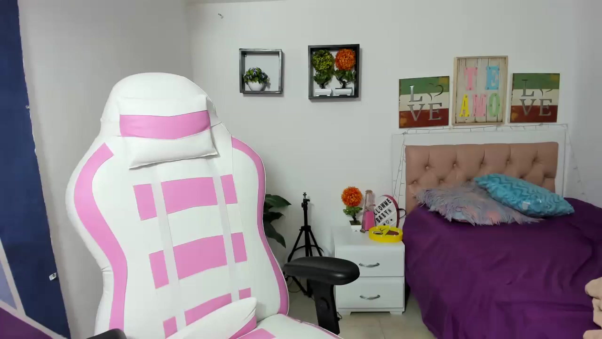 Gallery image thumbnail from Lalita3's myfreecams stream on, 11/27/2022, 02:41 image 19 of 20