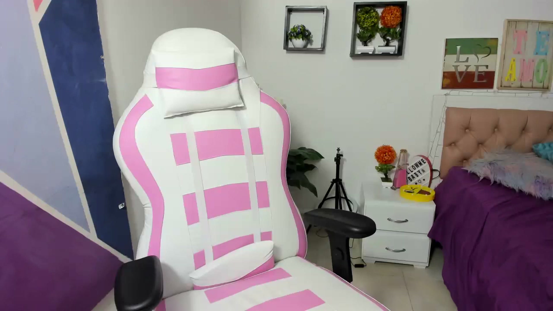 Gallery image thumbnail from Lalita3's myfreecams stream on, 11/27/2022, 05:43 image 12 of 20