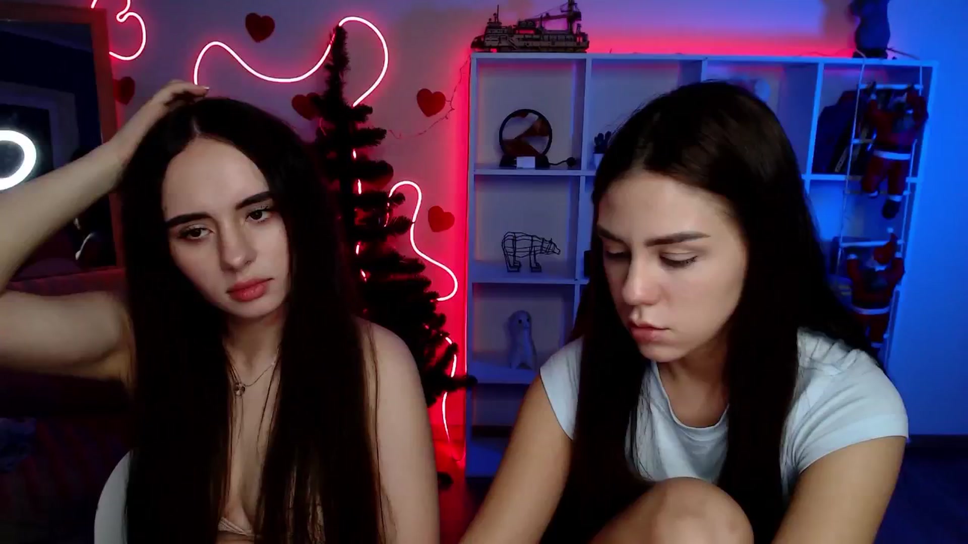 Gallery image thumbnail from Lally's myfreecams stream on, 12/26/2025, 24:01 image 14 of 20