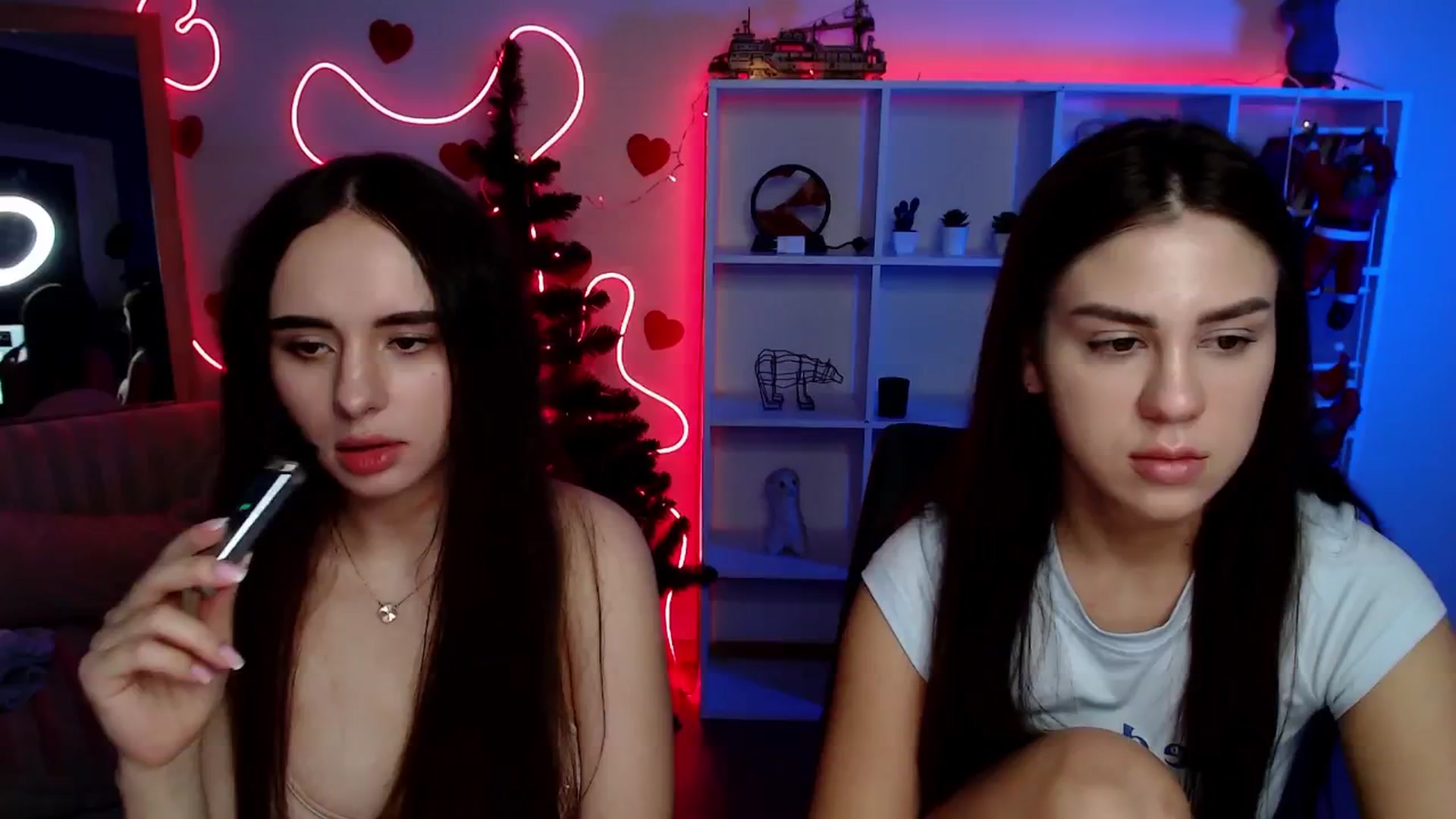 Gallery image thumbnail from Lally's myfreecams stream on, 12/26/2025, 24:01 image 16 of 20