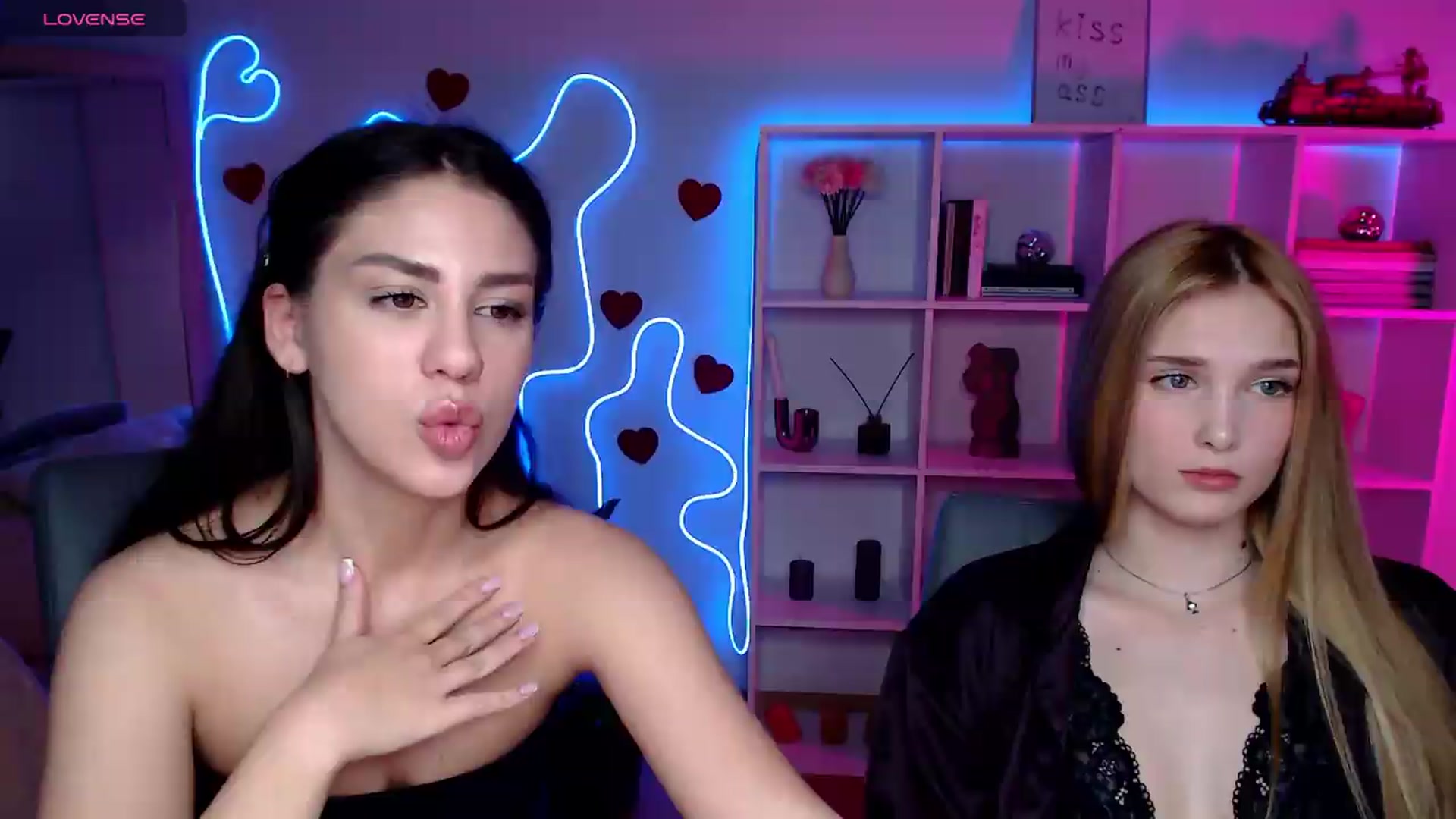 Gallery image thumbnail from Lally's myfreecams stream on, 06/14/2026, 11:15 image 1 of 20