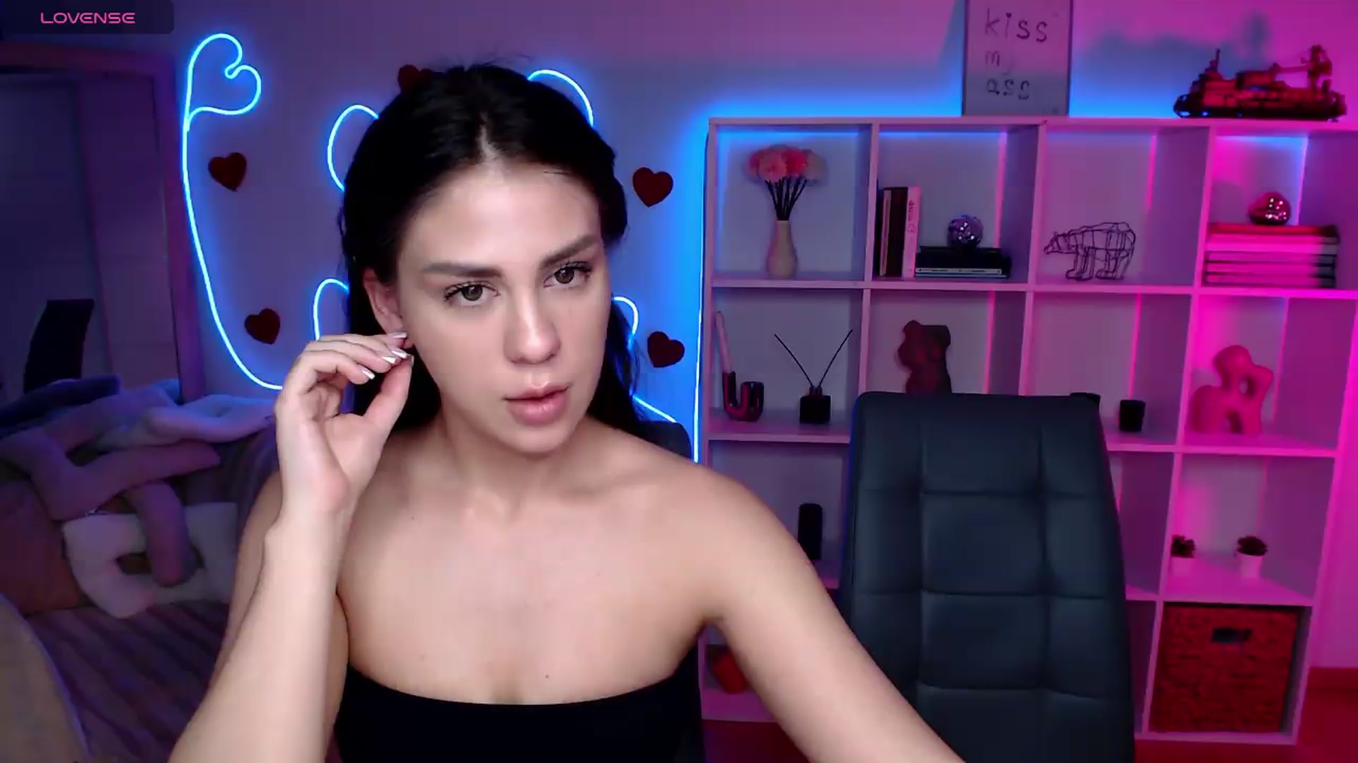 Gallery image thumbnail from Lally's myfreecams stream on, 06/14/2026, 11:15 image 11 of 20