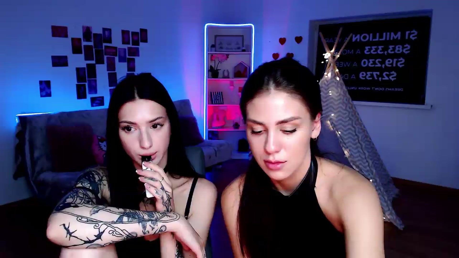 Gallery image thumbnail from Lally's myfreecams stream on, 07/23/2026, 02:30 image 12 of 20