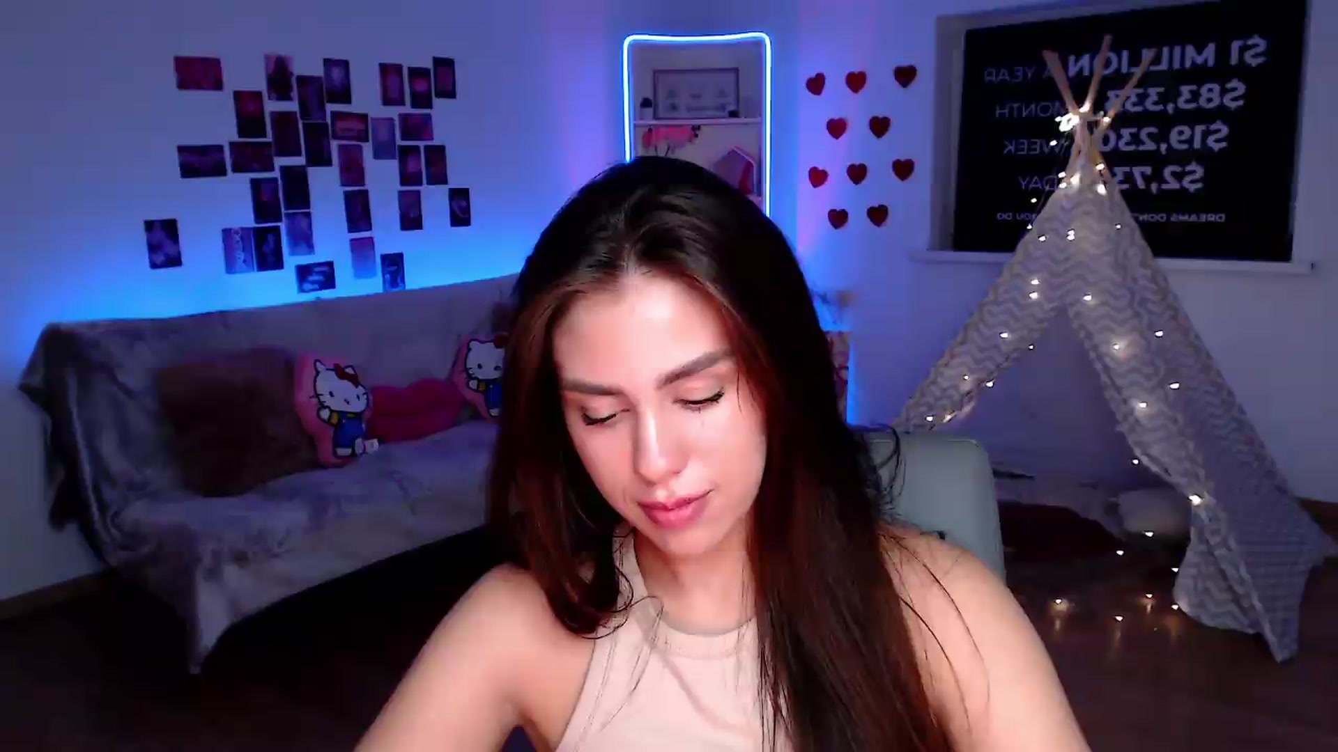 Gallery image thumbnail from Lally's myfreecams stream on, 08/13/2026, 02:05 image 17 of 20
