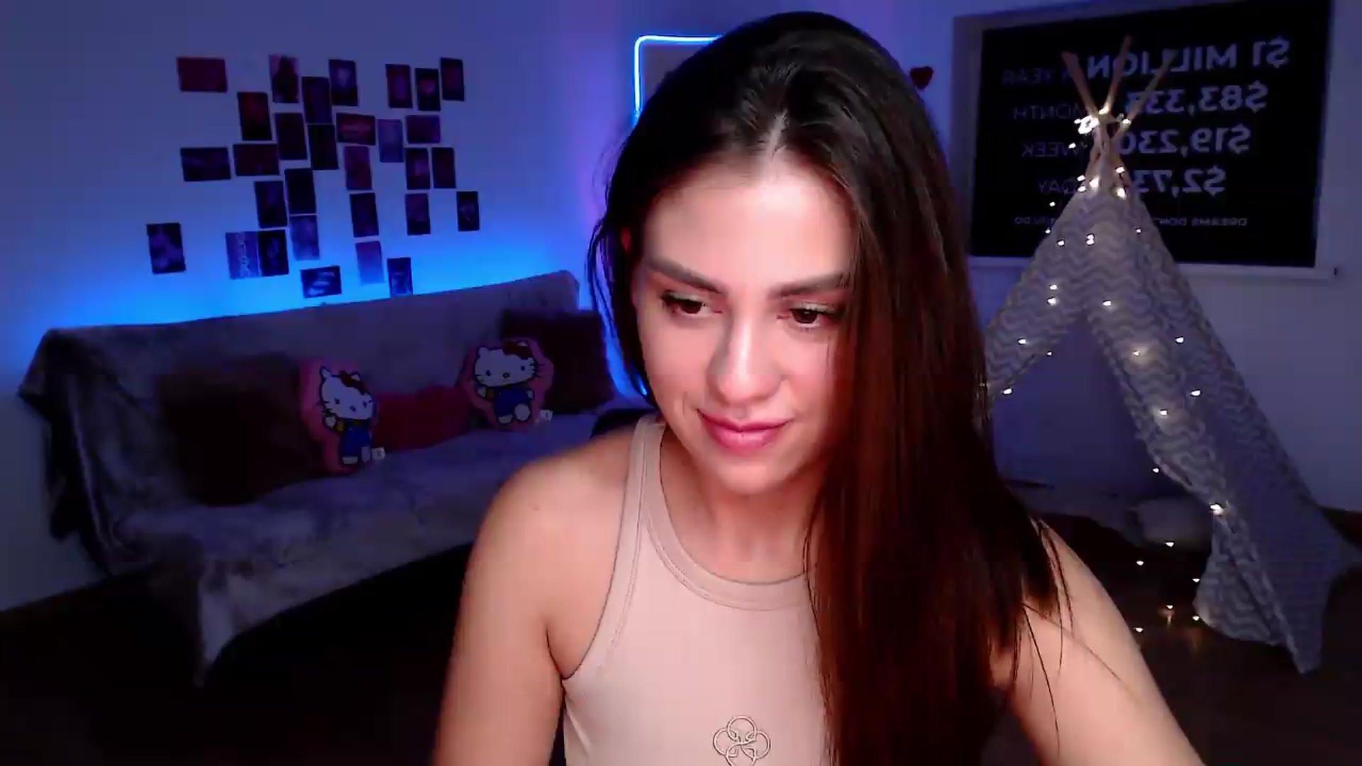 Gallery image thumbnail from Lally's myfreecams stream on, 08/13/2026, 02:05 image 16 of 20