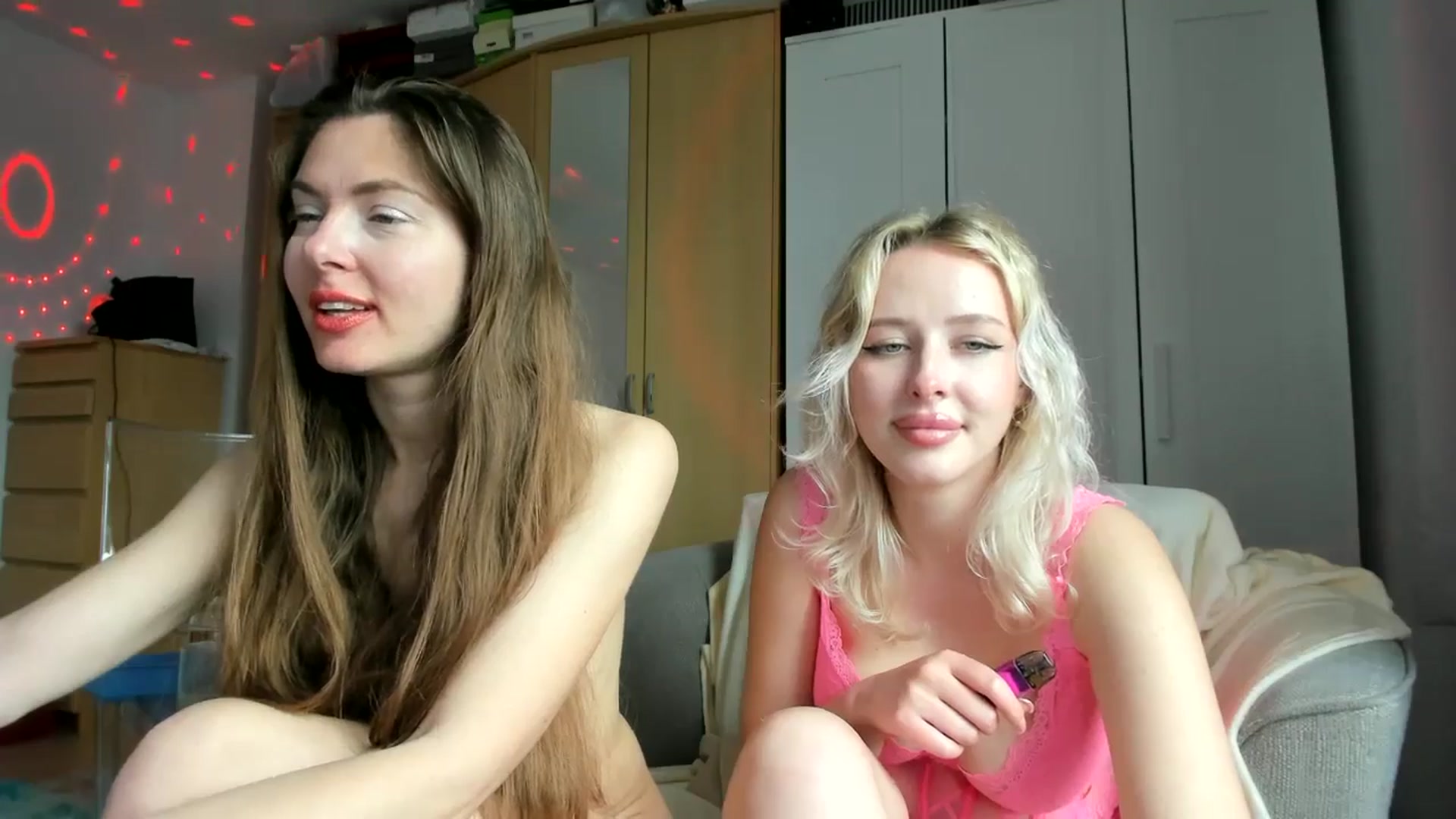 Gallery image thumbnail from Lamantina's myfreecams stream on, 06/15/2024, 09:56 image 7 of 20