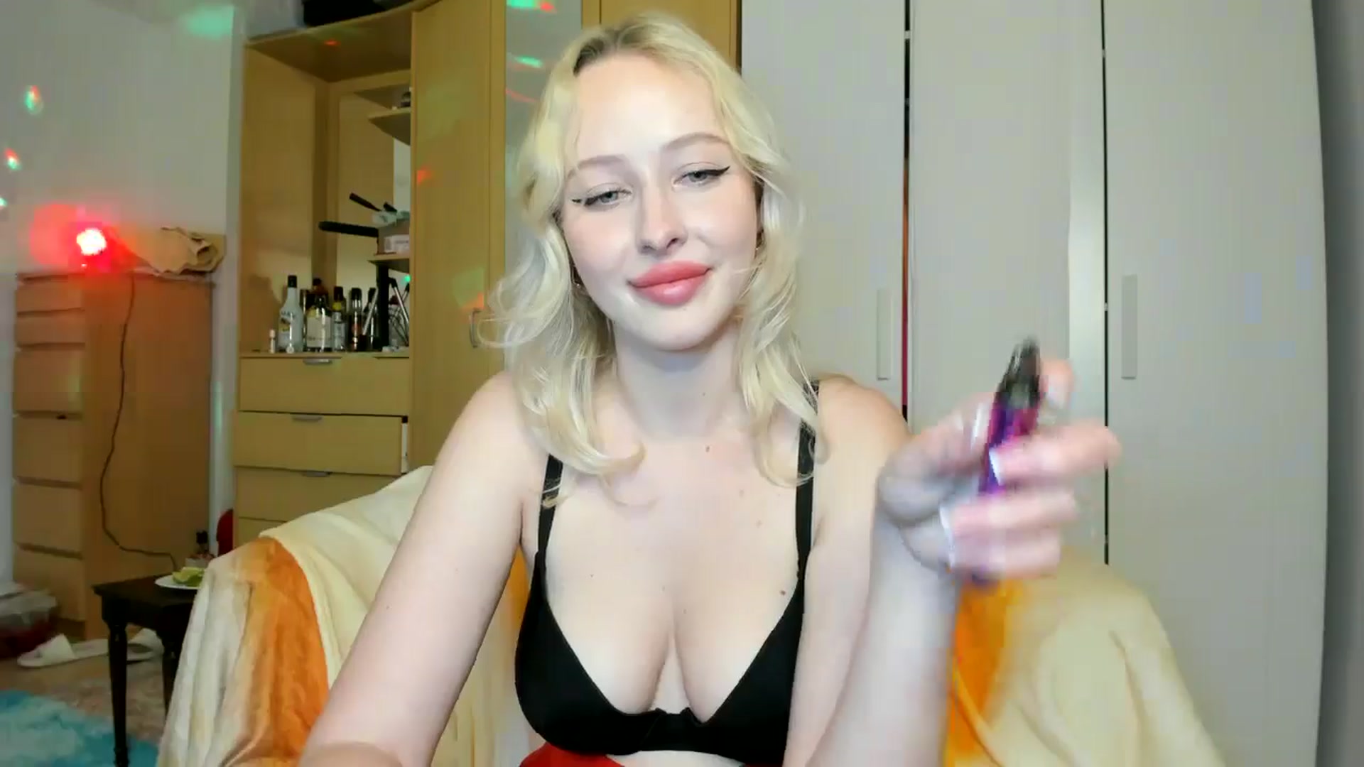 Gallery image thumbnail from Lamantina's myfreecams stream on, 06/25/2024, 23:58 image 20 of 20