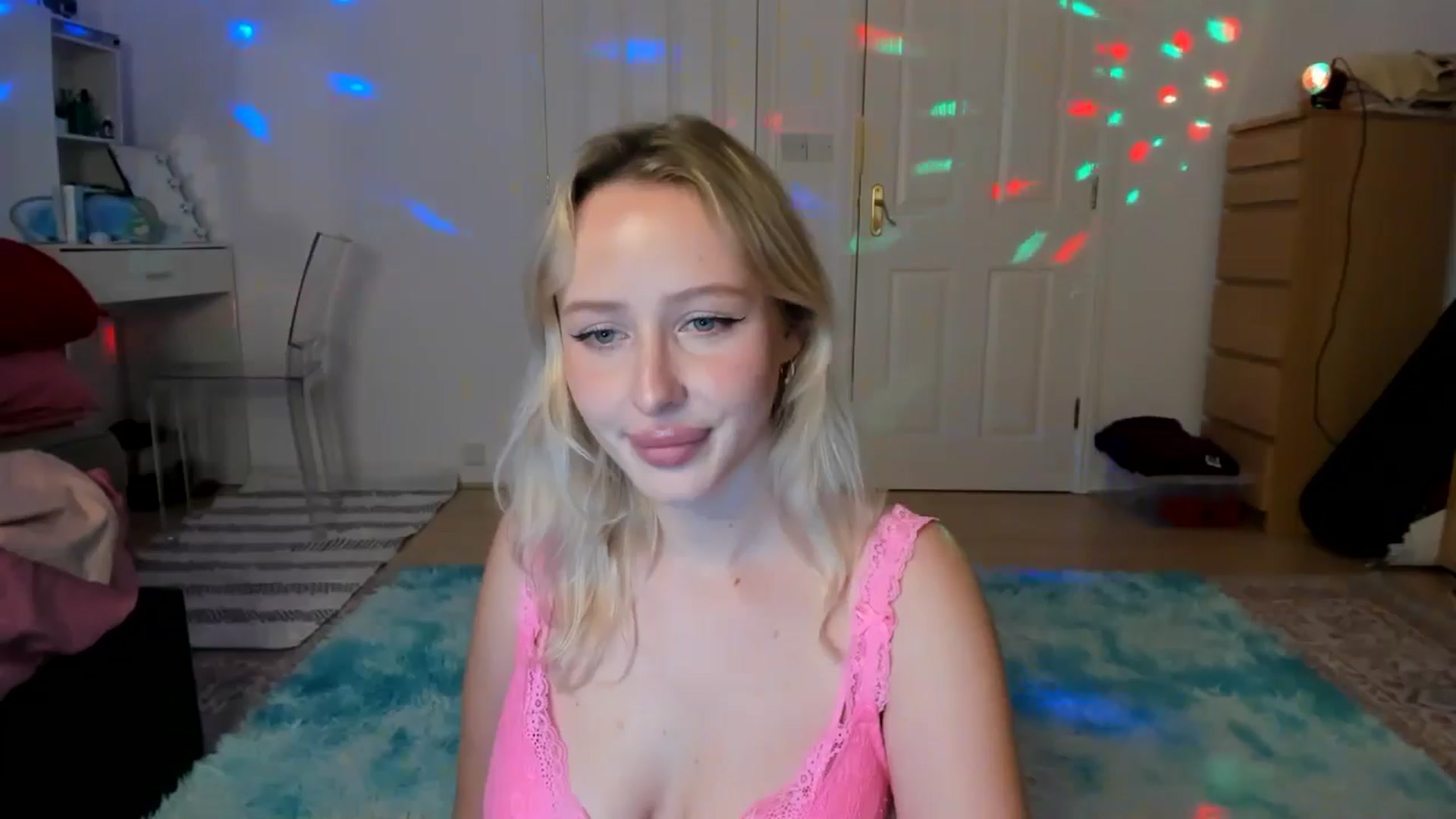 Gallery image thumbnail from Lamantina's myfreecams stream on, 08/06/2024, 24:48 image 12 of 20