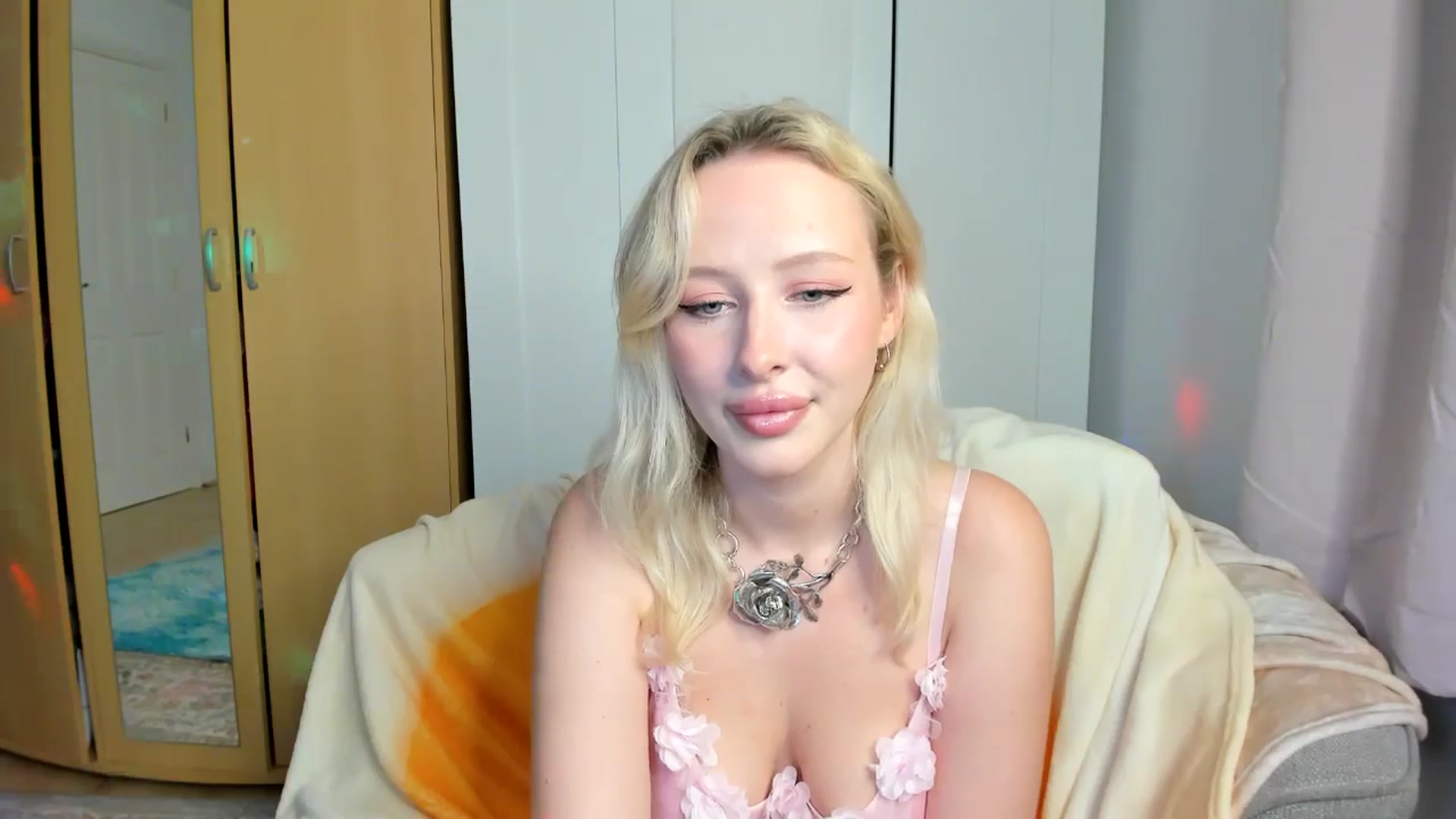 Gallery image thumbnail from Lamantina's myfreecams stream on, 08/10/2024, 21:58 image 20 of 20