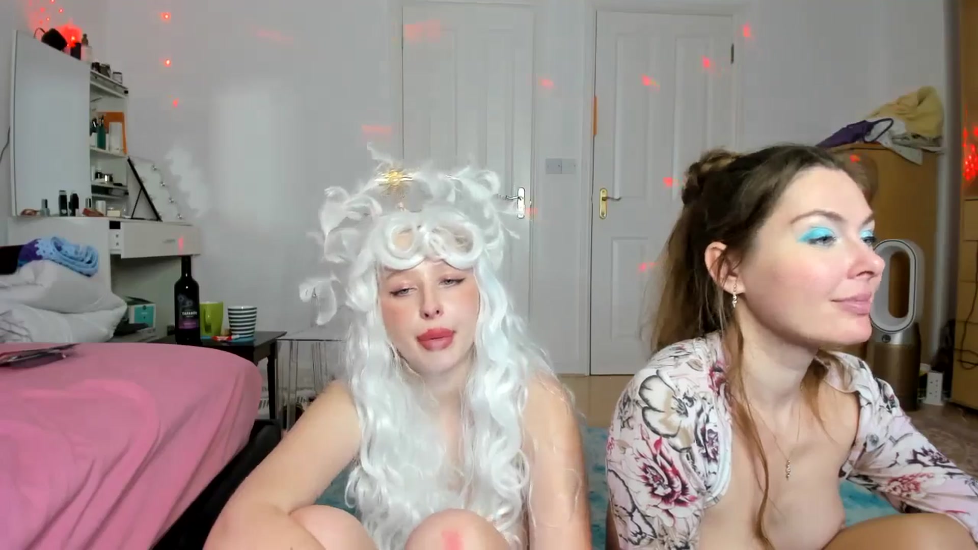 Gallery image thumbnail from Lamantina's myfreecams stream on, 01/01/2025, 10:32 image 11 of 20