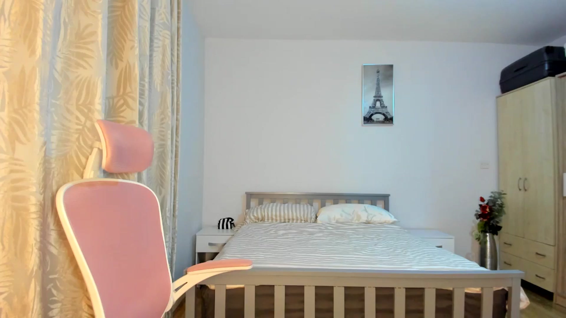 Gallery image thumbnail from Lamantina's myfreecams stream on, 08/10/2025, 24:57 image 4 of 20