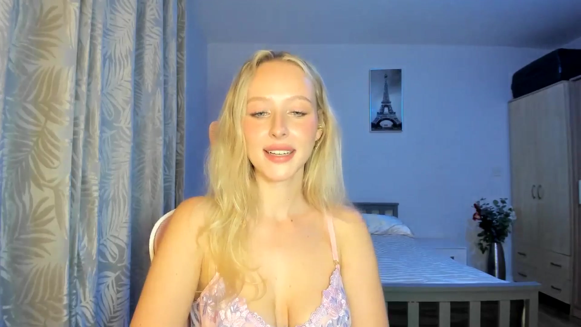 Gallery image thumbnail from Lamantina's myfreecams stream on, 08/28/2025, 02:24 image 17 of 20