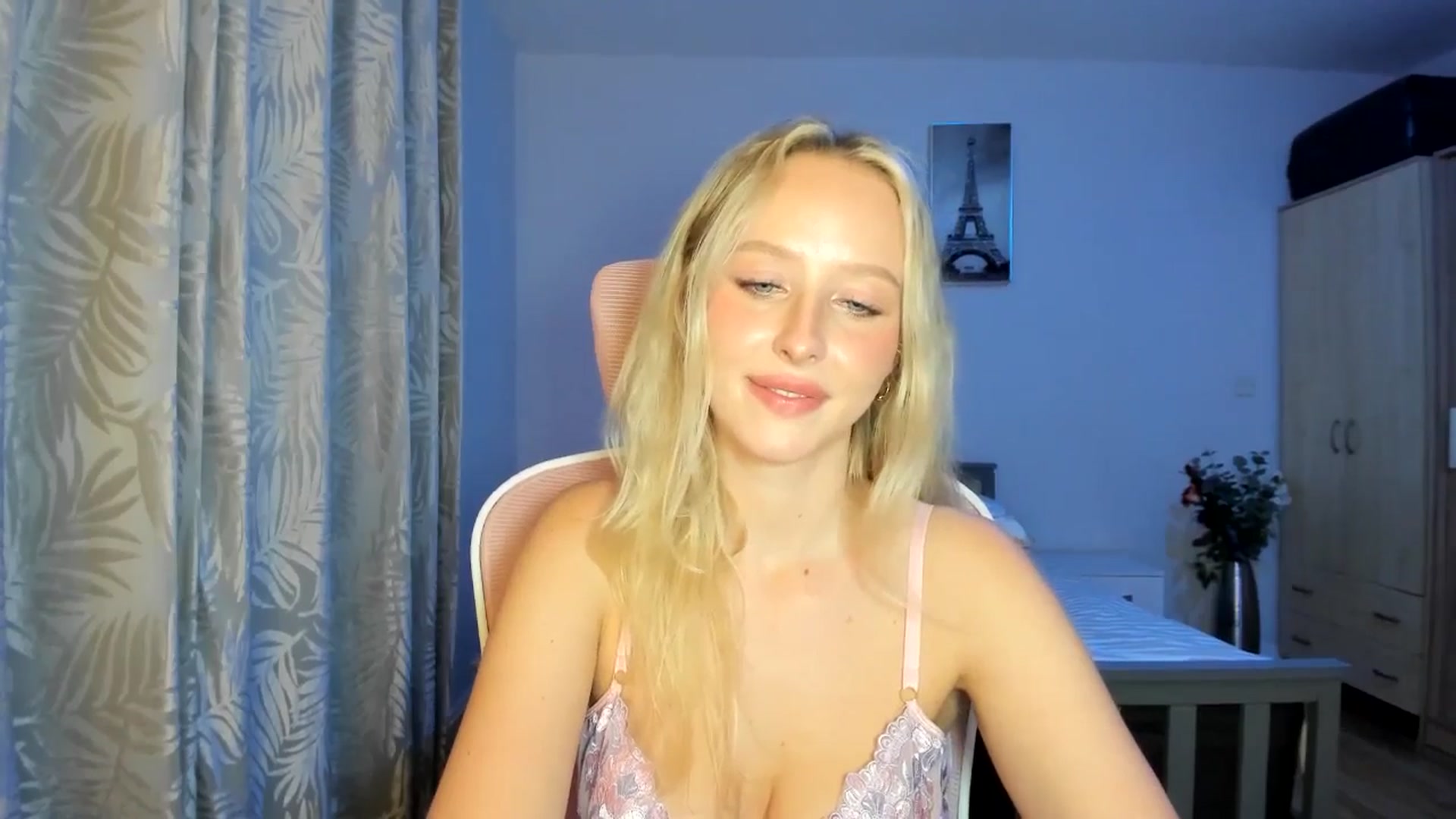 Gallery image thumbnail from Lamantina's myfreecams stream on, 08/28/2025, 02:24 image 19 of 20