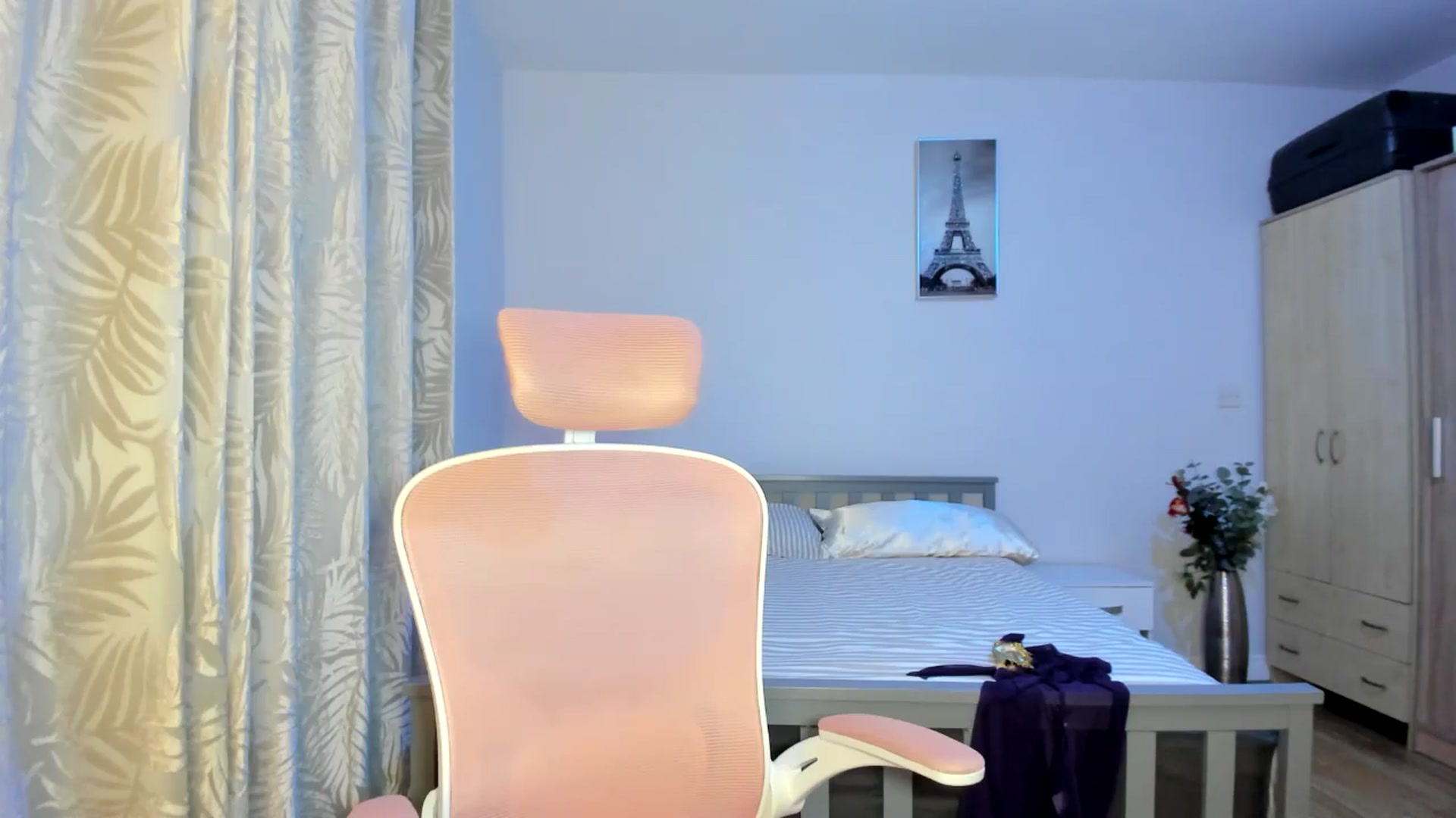 Gallery image thumbnail from Lamantina's myfreecams stream on, 08/29/2025, 02:24 image 4 of 20