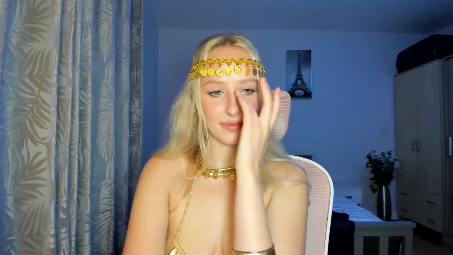 Gallery image thumbnail from Lamantina's myfreecams stream on, 08/29/2025, 02:24 image 5 of 20