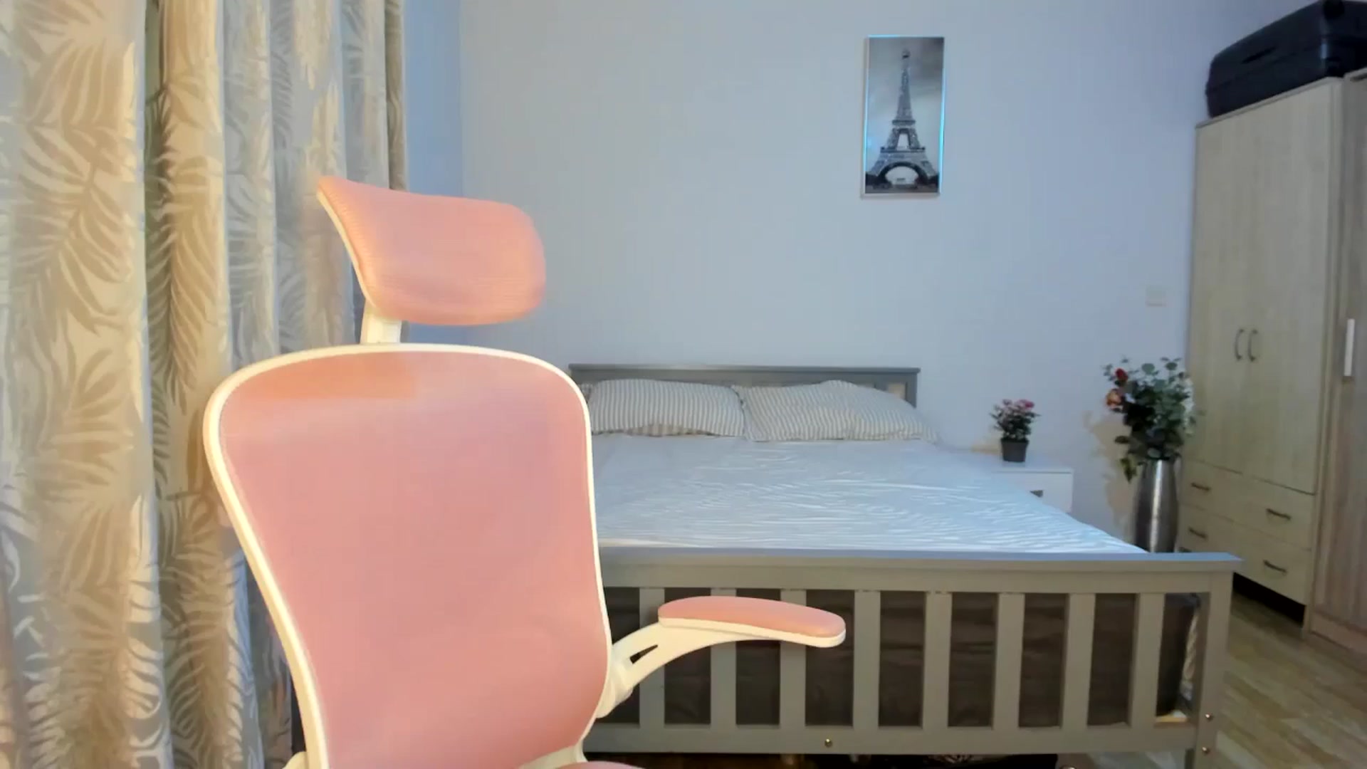 Gallery image thumbnail from Lamantina's myfreecams stream on, 08/30/2025, 22:31 image 3 of 20