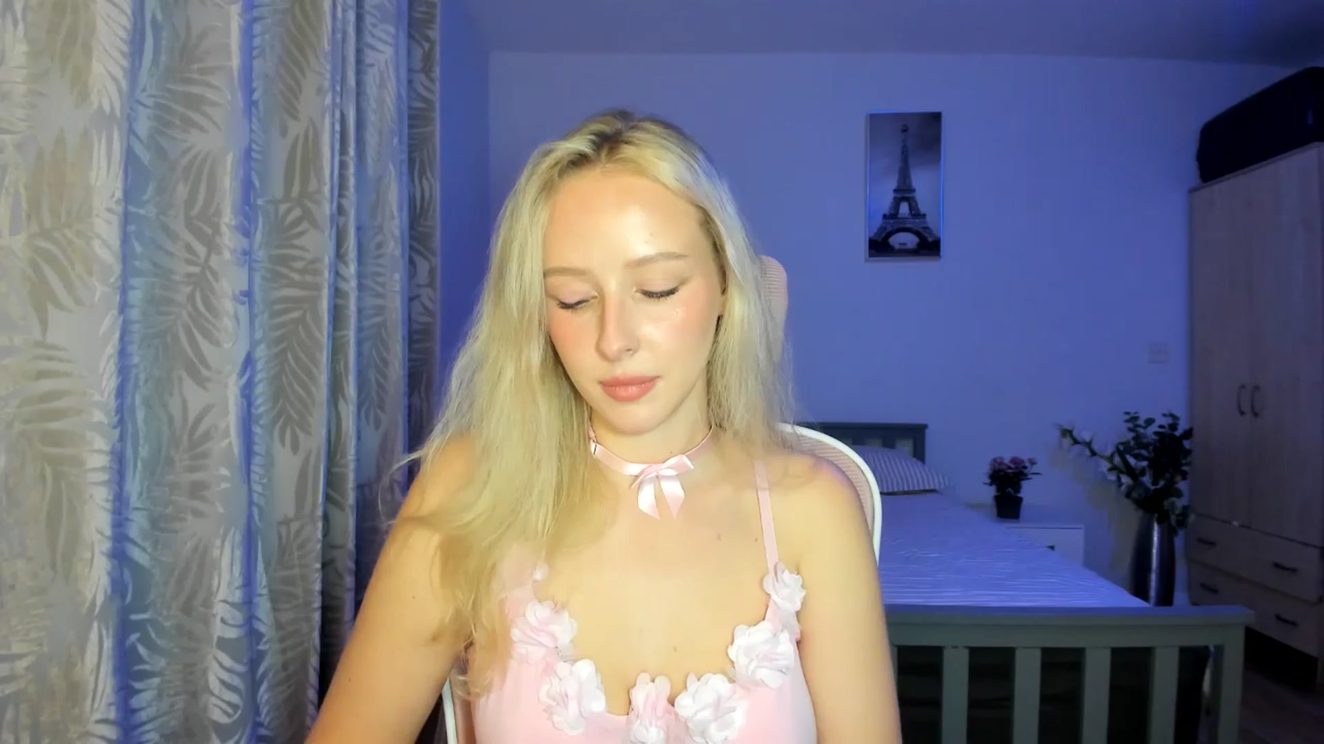 Gallery image thumbnail from Lamantina's myfreecams stream on, 09/01/2025, 01:23 image 9 of 20