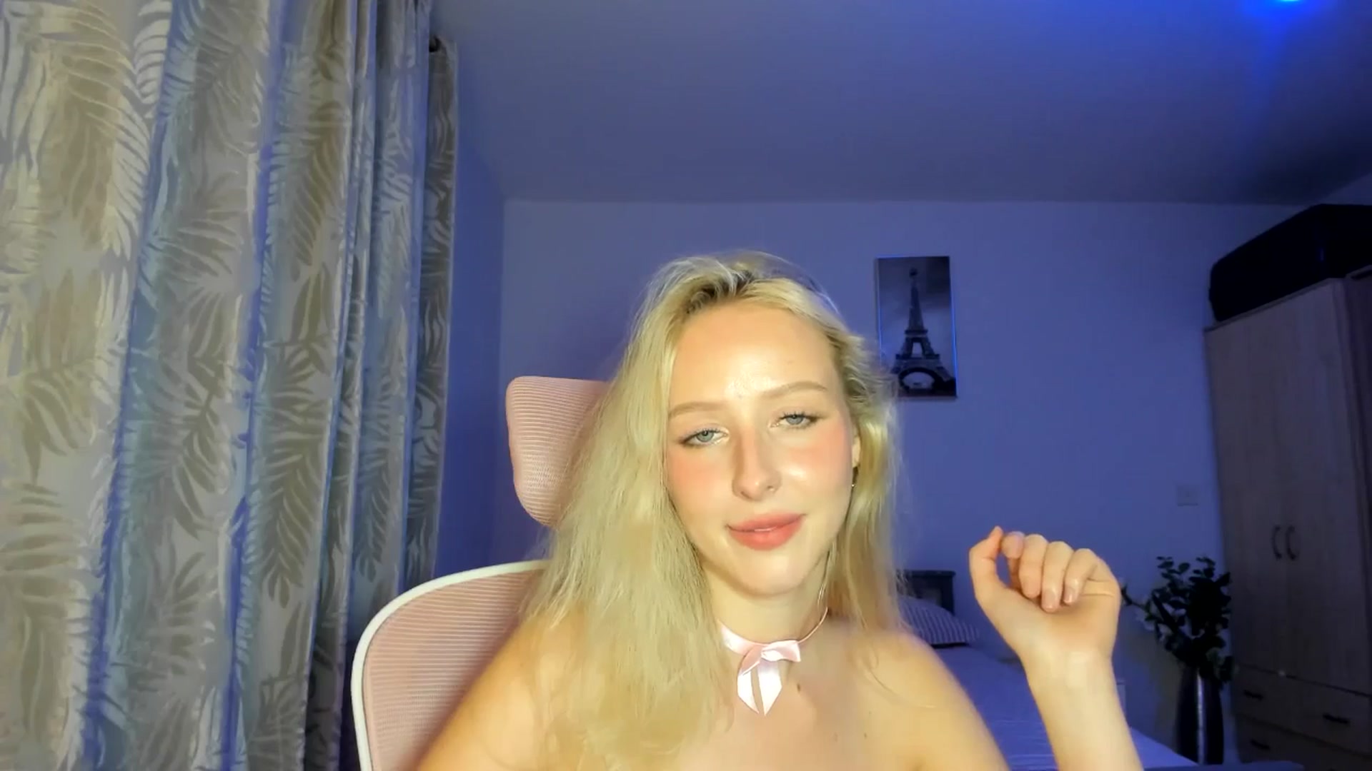 Gallery image thumbnail from Lamantina's myfreecams stream on, 09/01/2025, 02:26 image 19 of 20