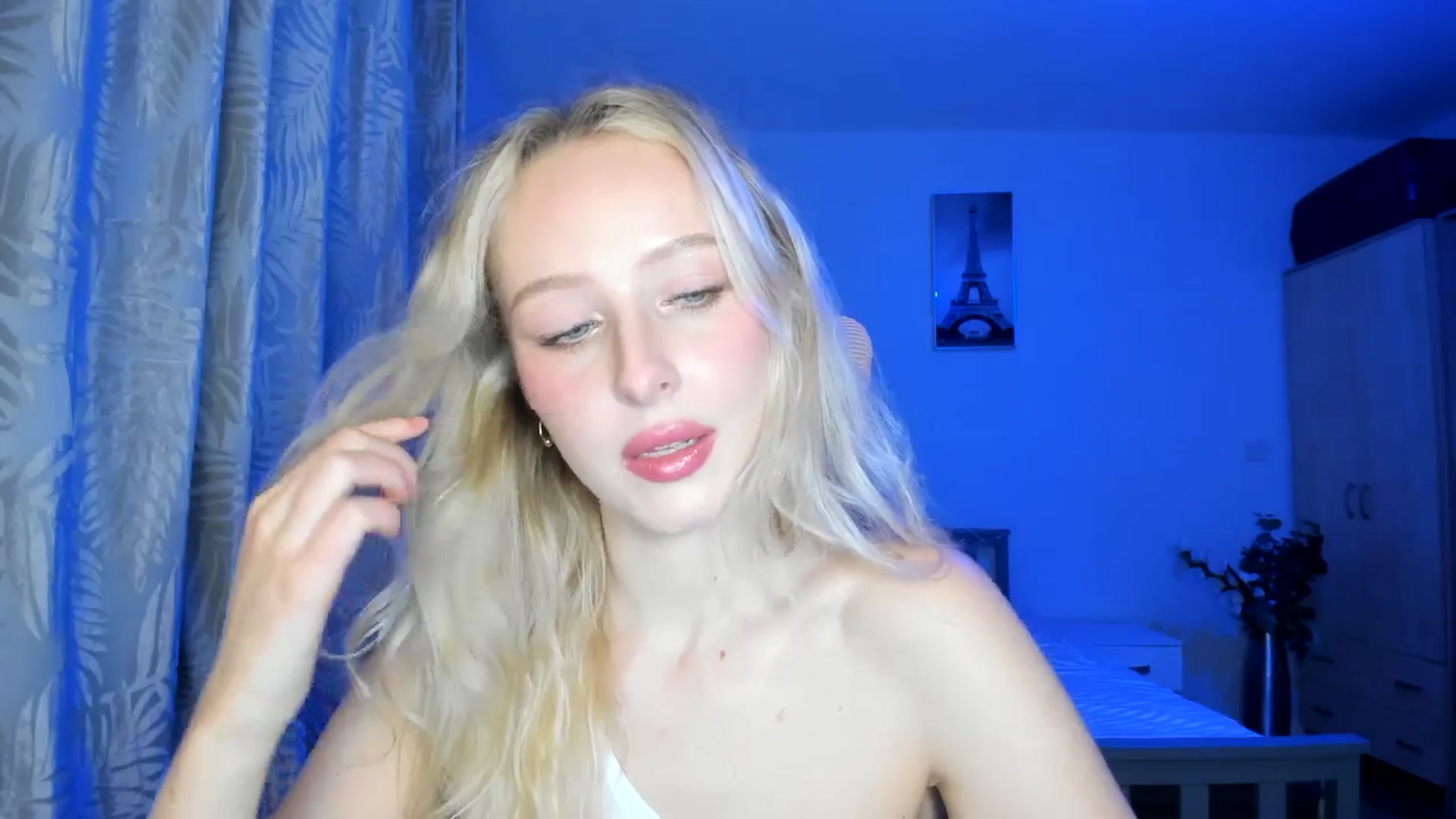 Gallery image thumbnail from Lamantina's myfreecams stream on, 09/04/2025, 23:57 image 8 of 20