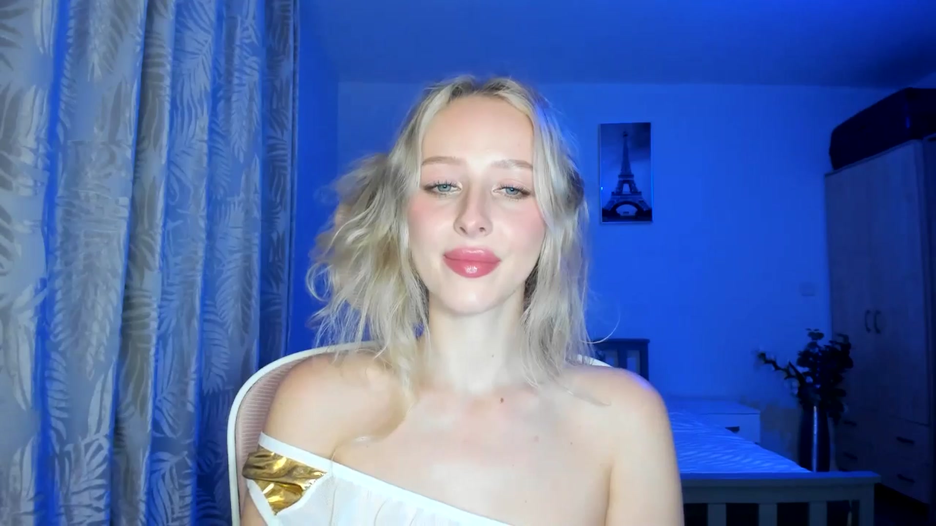 Gallery image thumbnail from Lamantina's myfreecams stream on, 09/04/2025, 23:57 image 13 of 20
