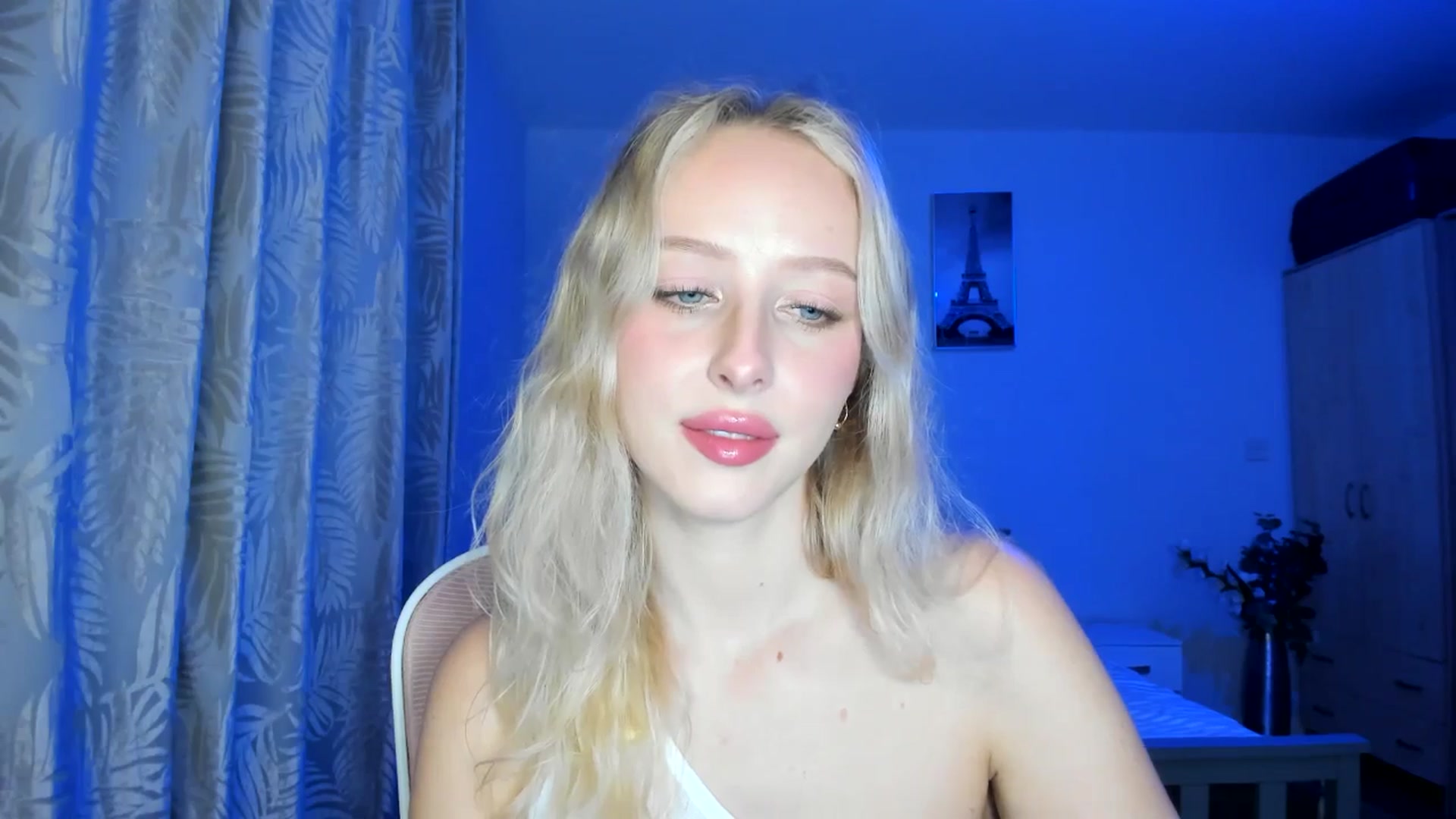 Gallery image thumbnail from Lamantina's myfreecams stream on, 09/04/2025, 23:57 image 10 of 20