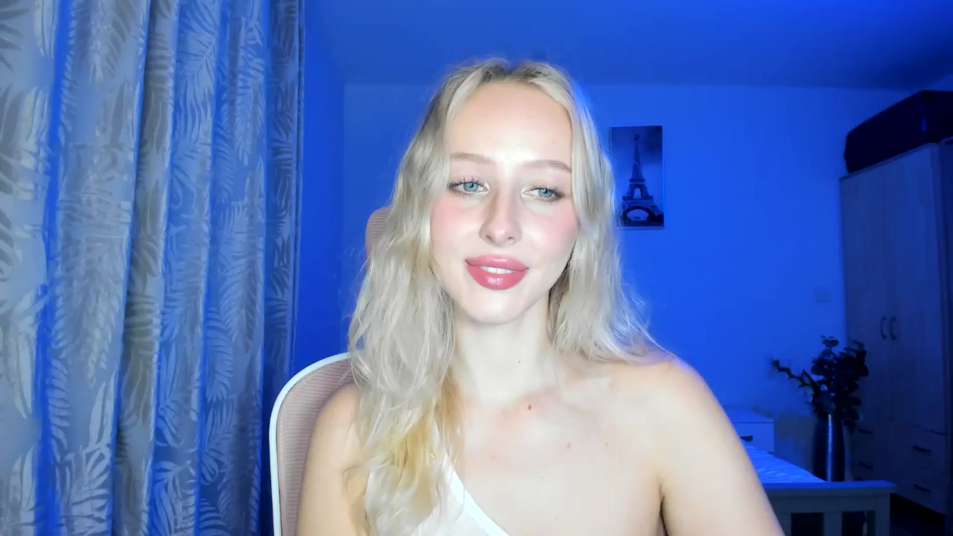 Gallery image thumbnail from Lamantina's myfreecams stream on, 09/04/2025, 23:57 image 6 of 20