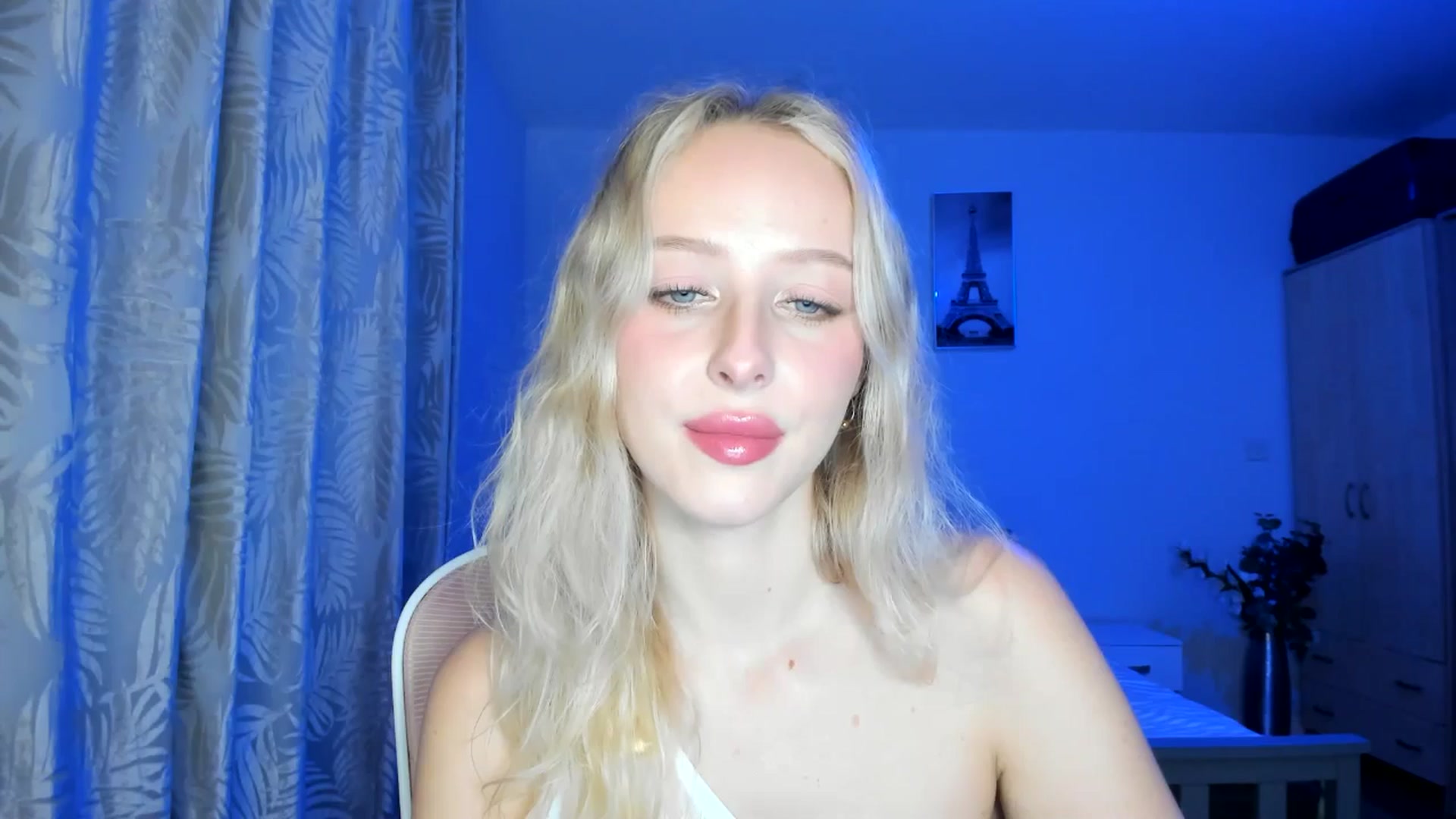 Gallery image thumbnail from Lamantina's myfreecams stream on, 09/04/2025, 23:57 image 11 of 20