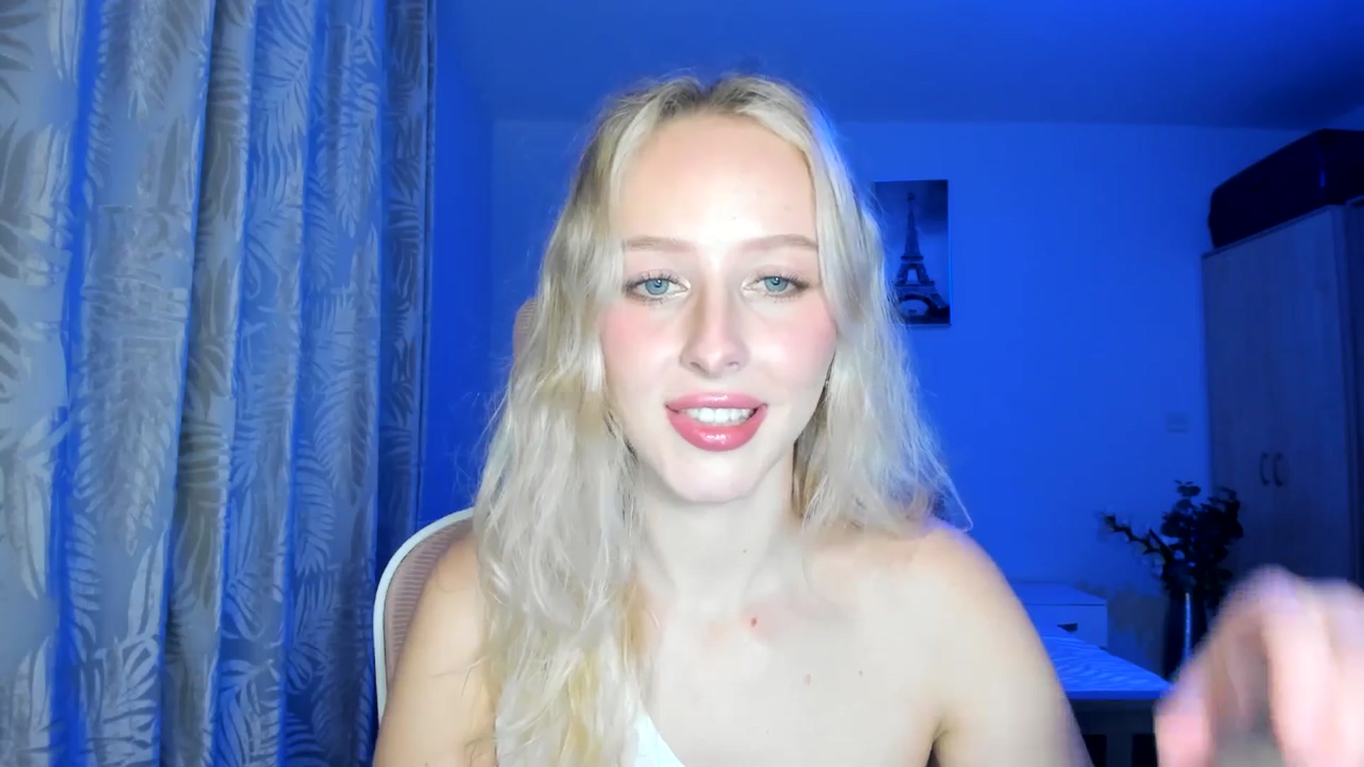 Gallery image thumbnail from Lamantina's myfreecams stream on, 09/04/2025, 23:57 image 5 of 20