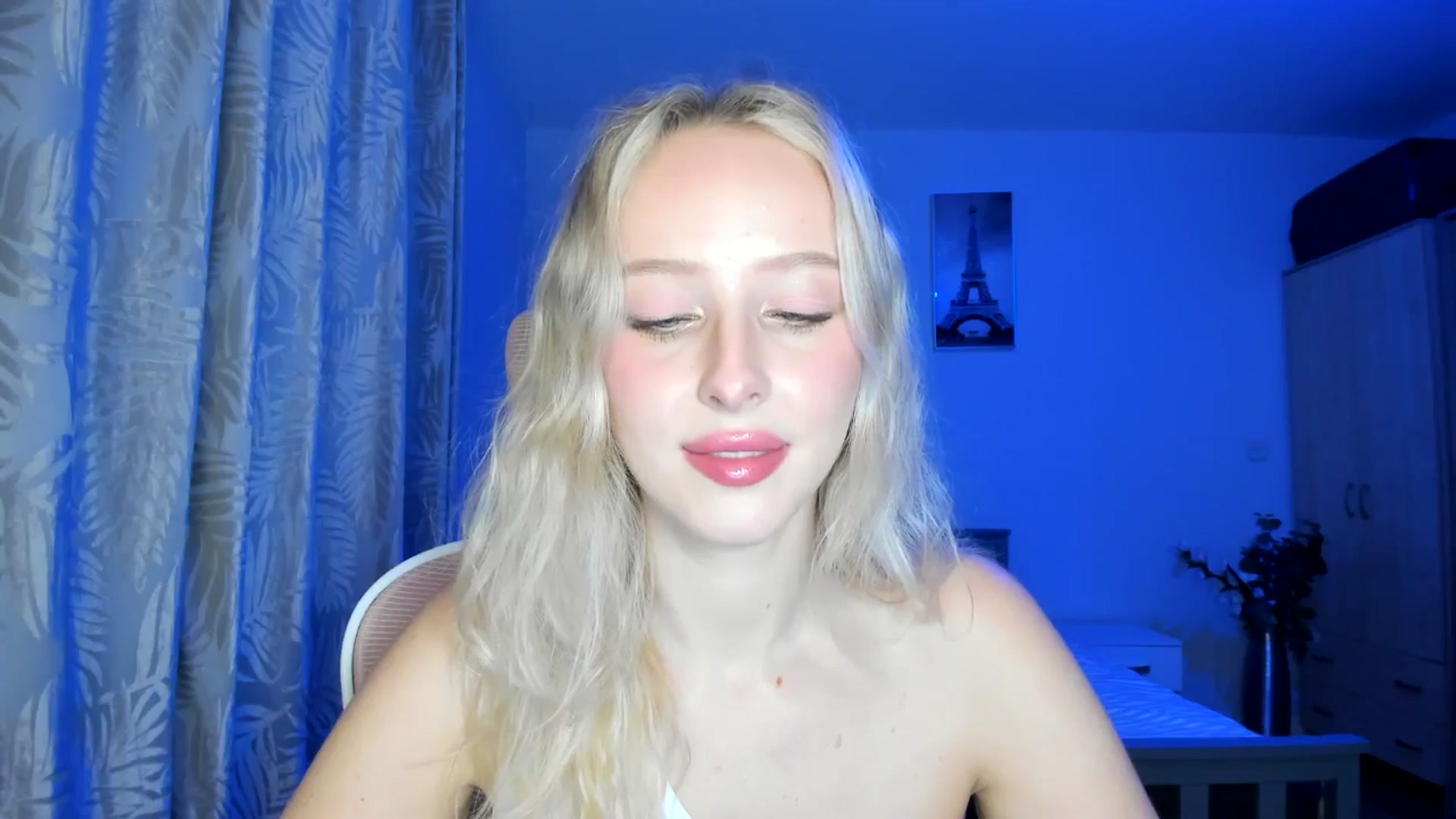 Gallery image thumbnail from Lamantina's myfreecams stream on, 09/04/2025, 23:57 image 7 of 20