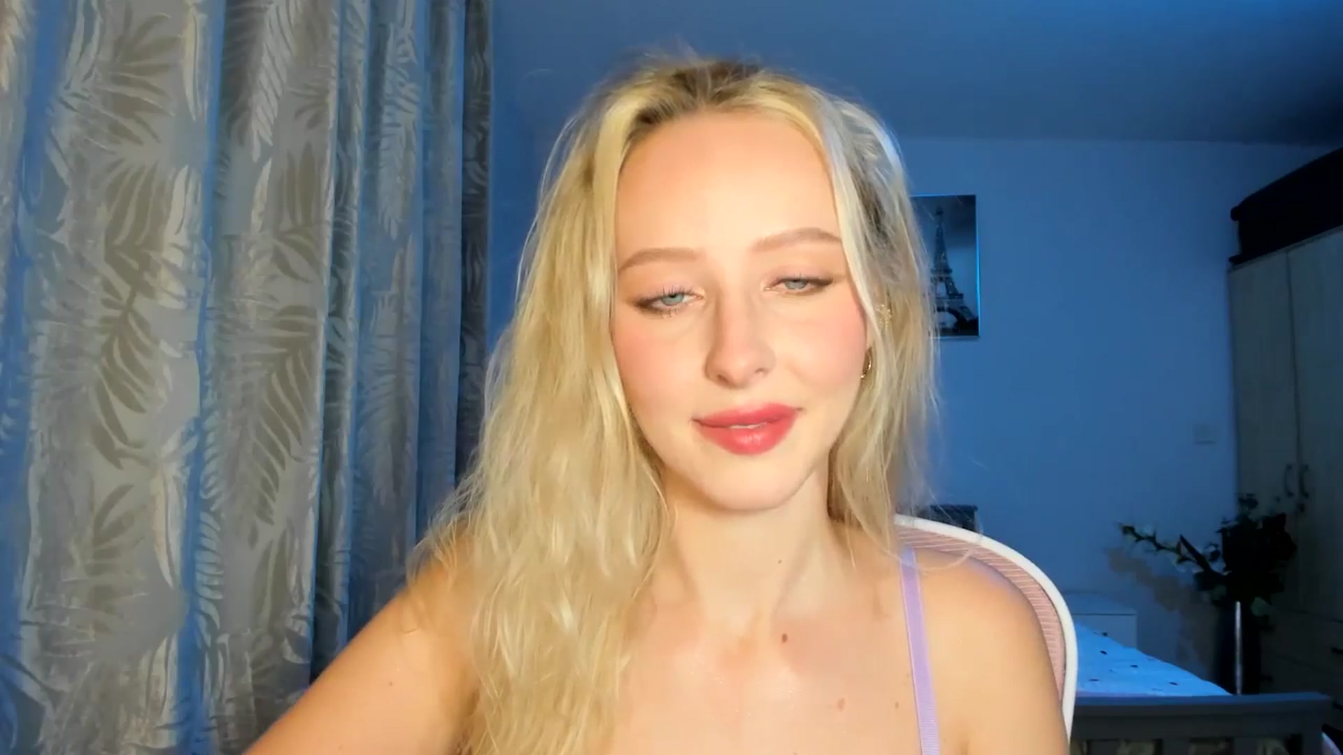 Gallery image thumbnail from Lamantina's myfreecams stream on, 09/15/2025, 22:16 image 3 of 20