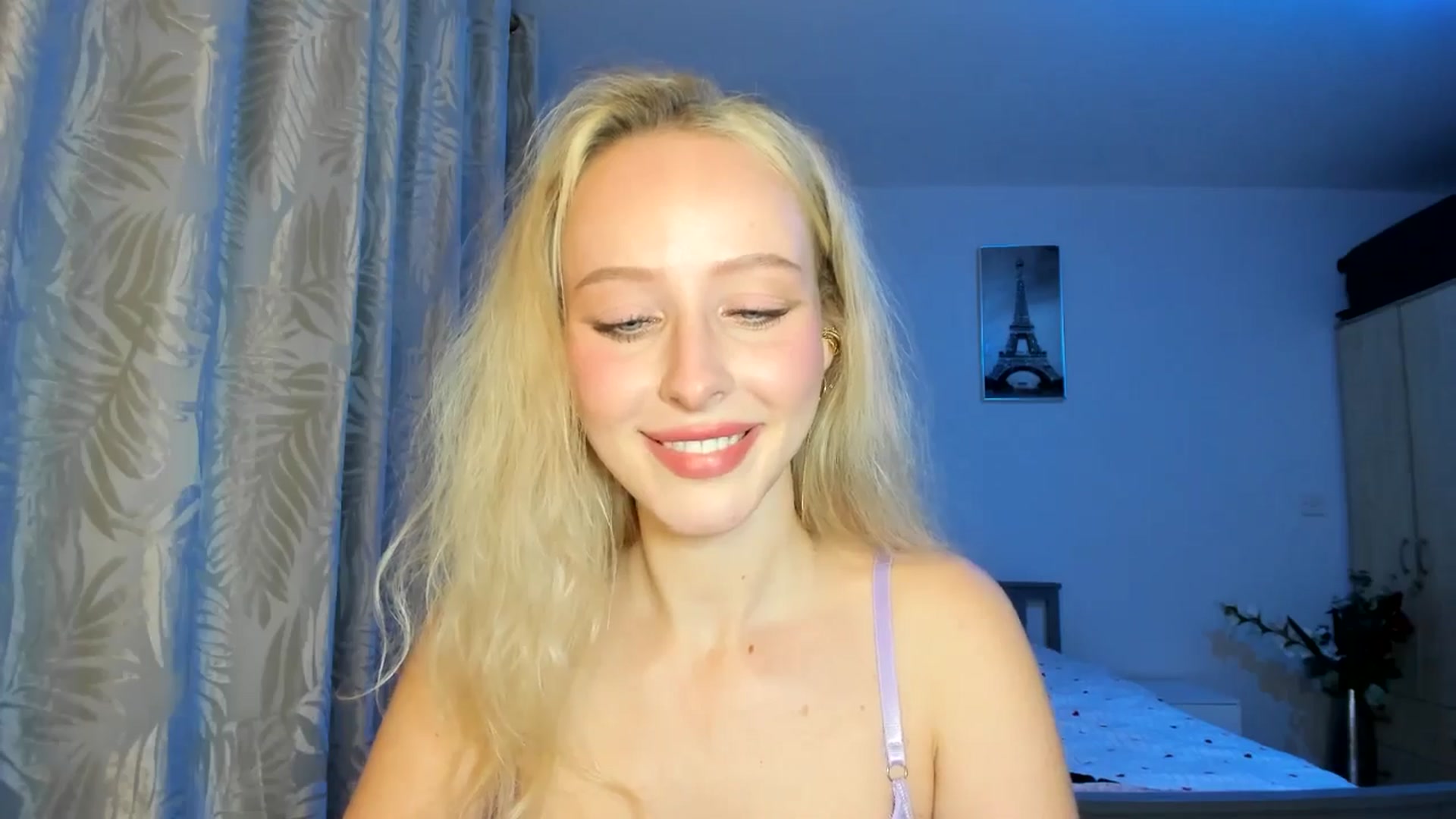 Gallery image thumbnail from Lamantina's myfreecams stream on, 09/15/2025, 23:40 image 19 of 20