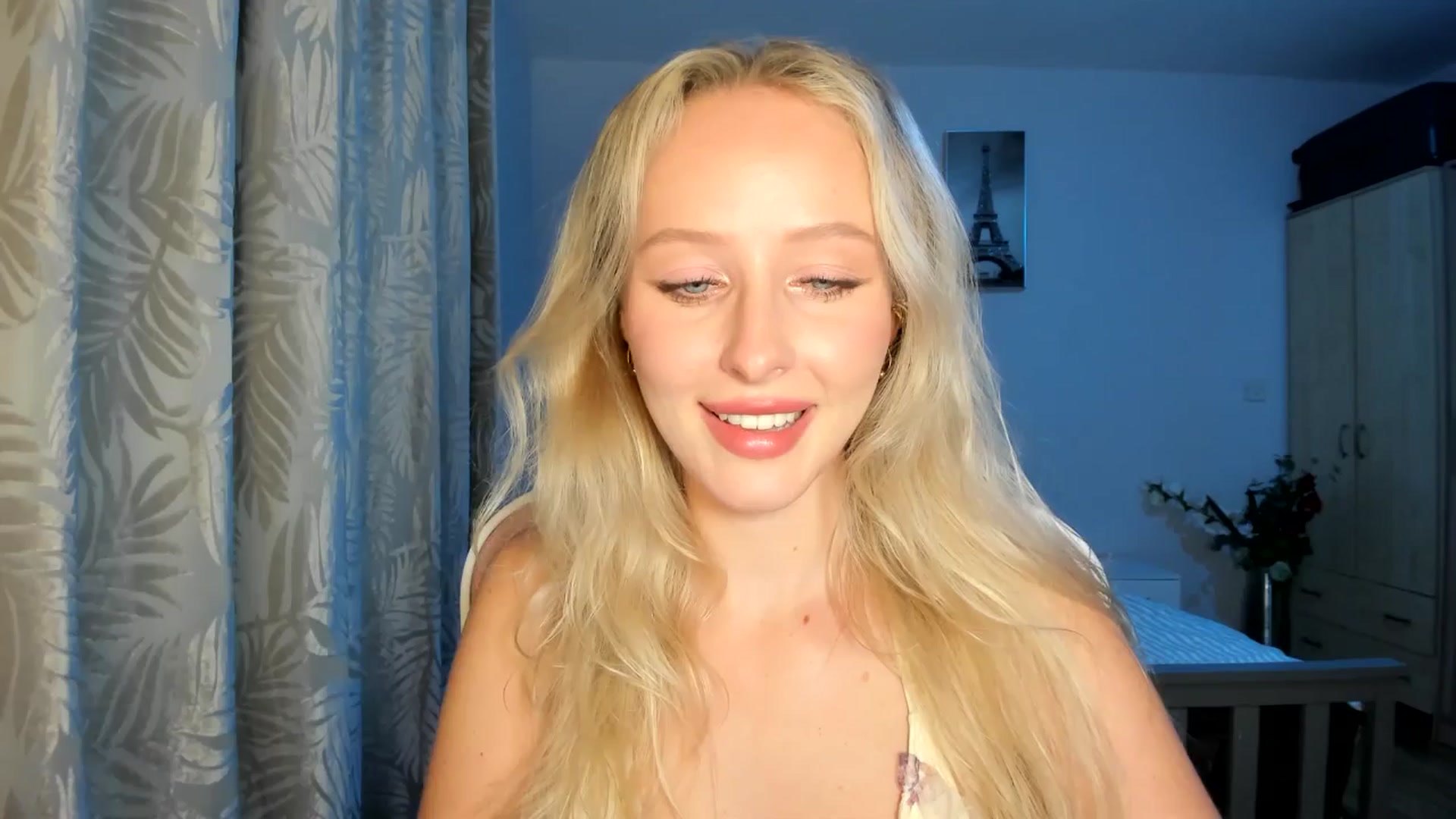 Gallery image thumbnail from Lamantina's myfreecams stream on, 10/05/2025, 24:07 image 1 of 20
