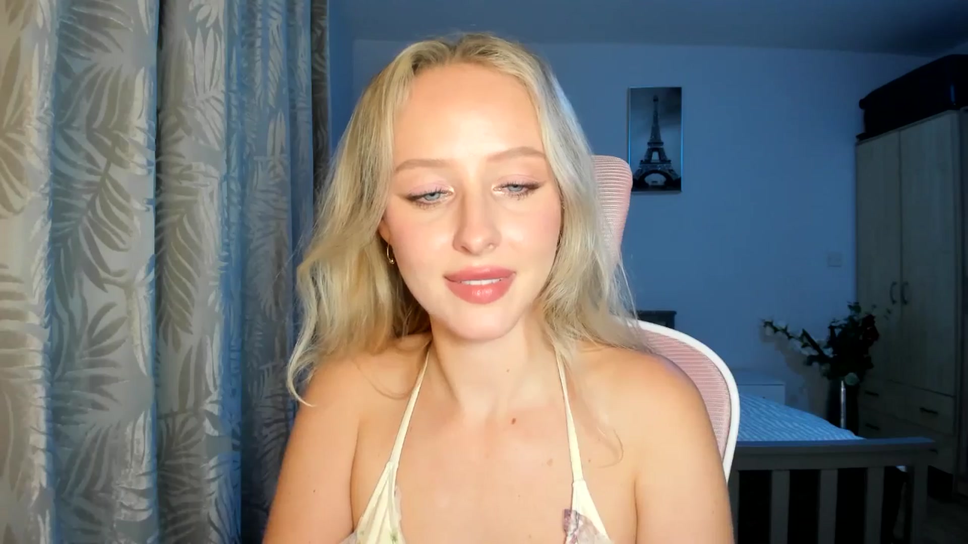 Gallery image thumbnail from Lamantina's myfreecams stream on, 10/05/2025, 24:07 image 9 of 20