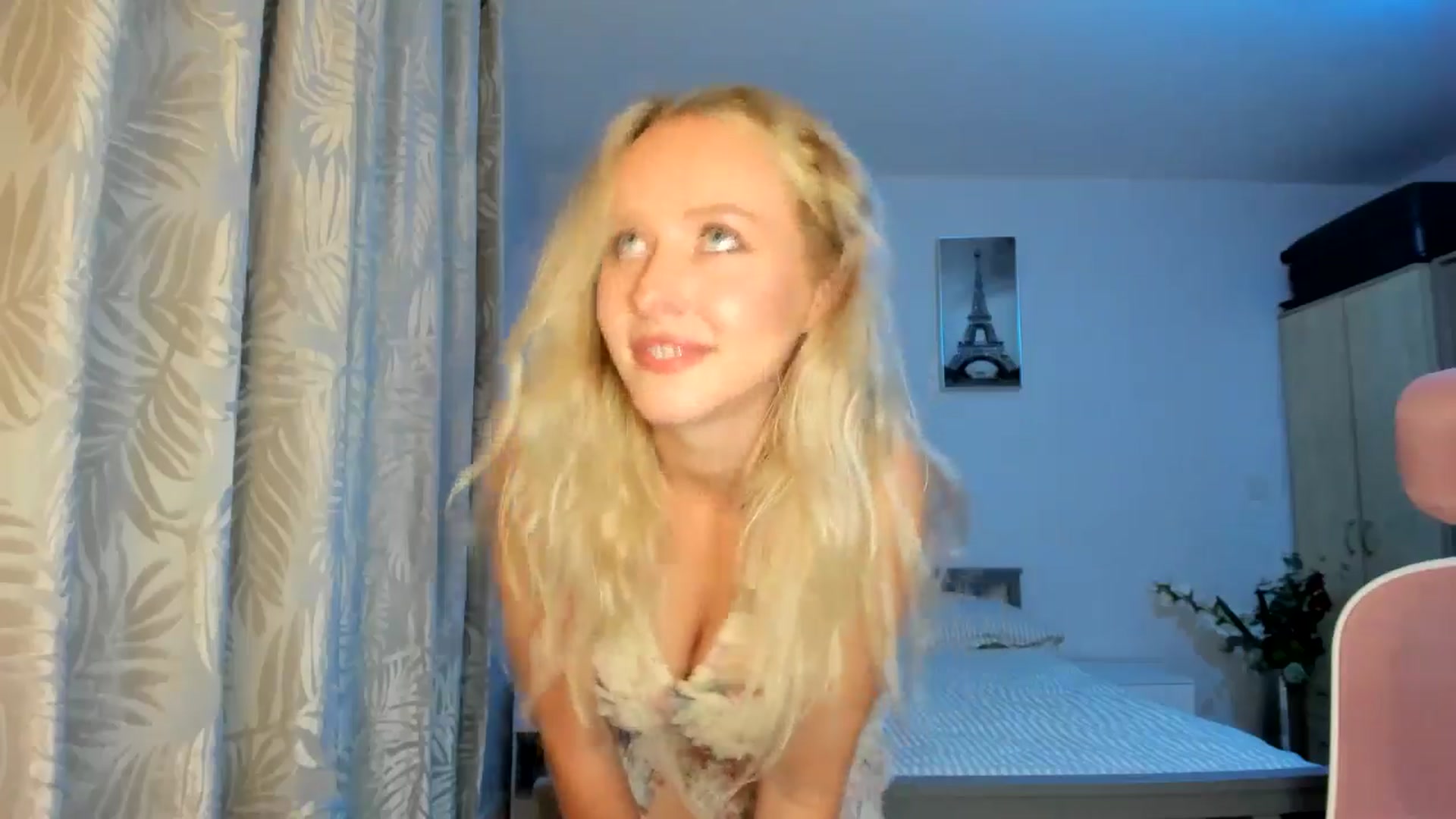 Gallery image thumbnail from Lamantina's myfreecams stream on, 10/05/2025, 24:07 image 20 of 20