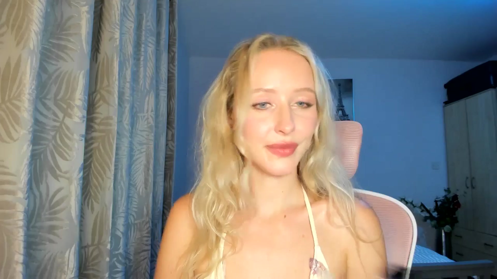Gallery image thumbnail from Lamantina's myfreecams stream on, 10/05/2025, 02:12 image 5 of 20