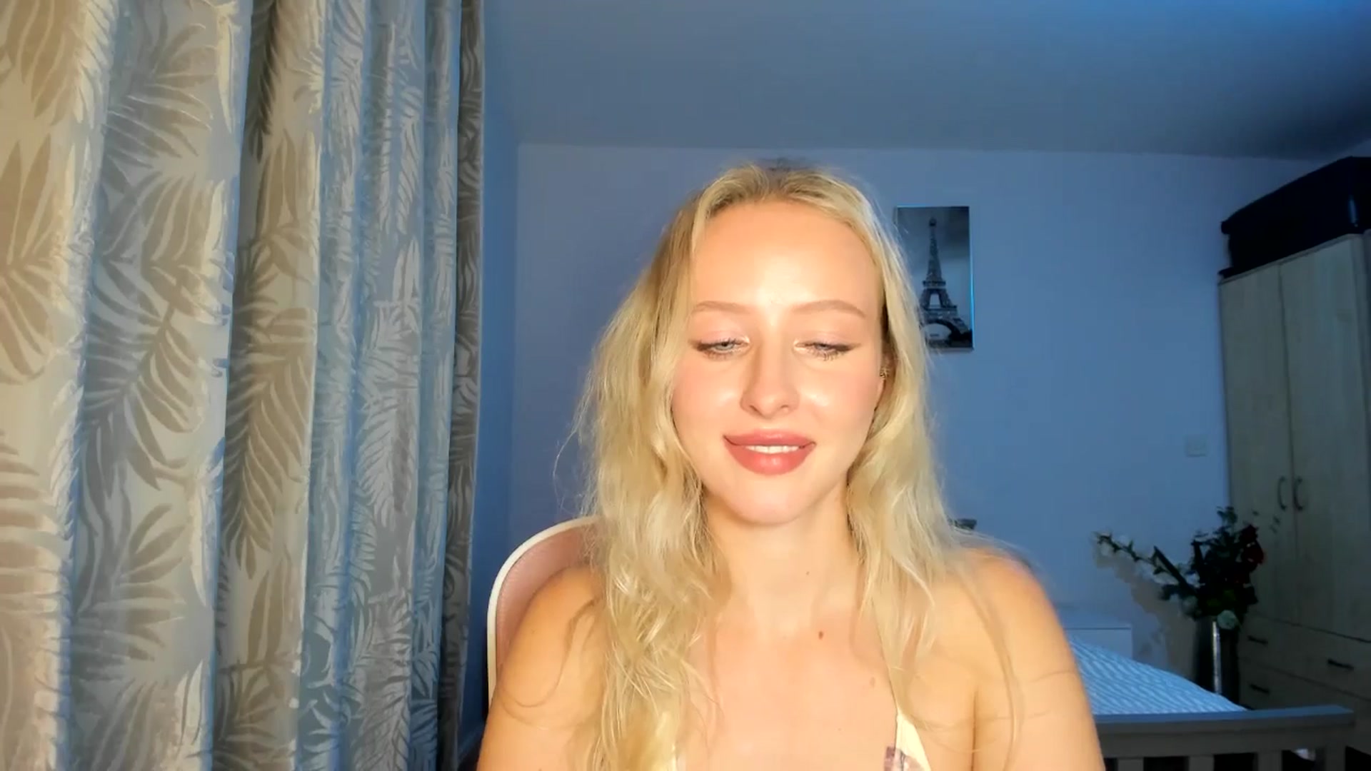 Gallery image thumbnail from Lamantina's myfreecams stream on, 10/05/2025, 02:12 image 15 of 20
