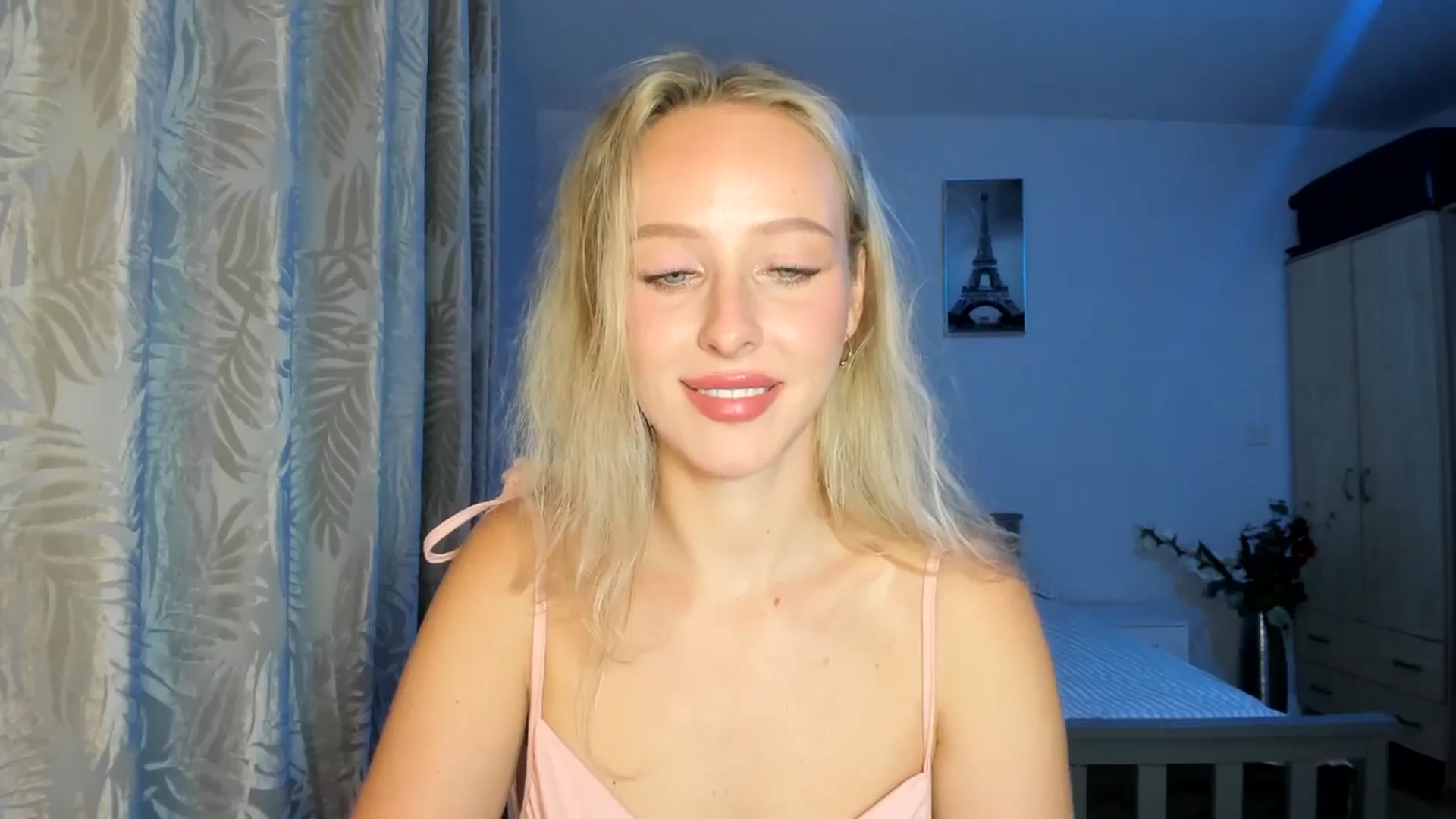 Gallery image thumbnail from Lamantina's myfreecams stream on, 10/06/2025, 01:15 image 14 of 20