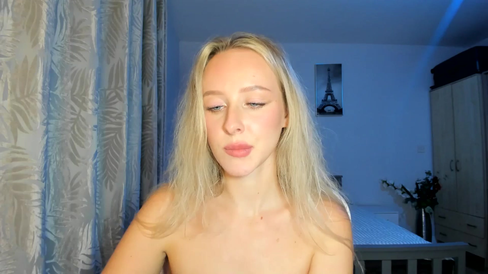 Gallery image thumbnail from Lamantina's myfreecams stream on, 10/06/2025, 02:30 image 8 of 20
