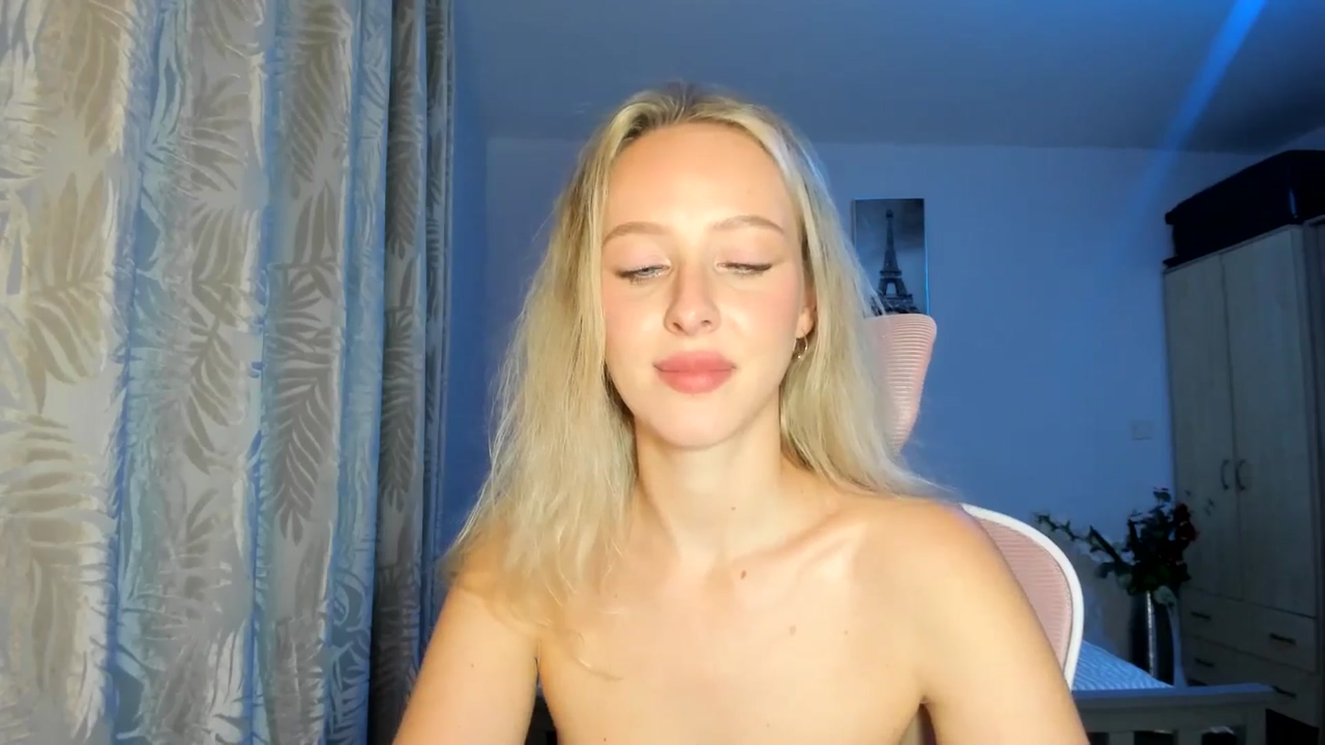 Gallery image thumbnail from Lamantina's myfreecams stream on, 10/06/2025, 02:30 image 20 of 20