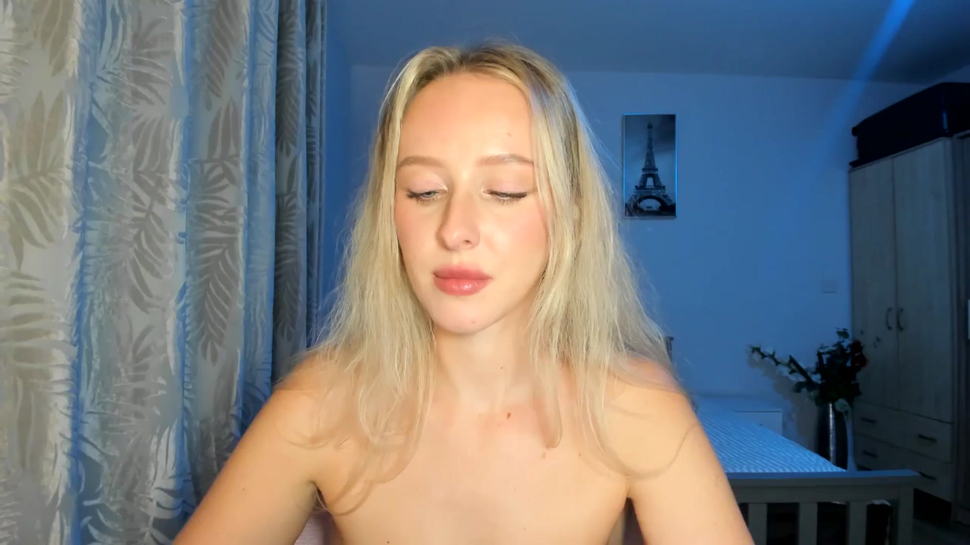 Gallery image thumbnail from Lamantina's myfreecams stream on, 10/06/2025, 03:15 image 15 of 20