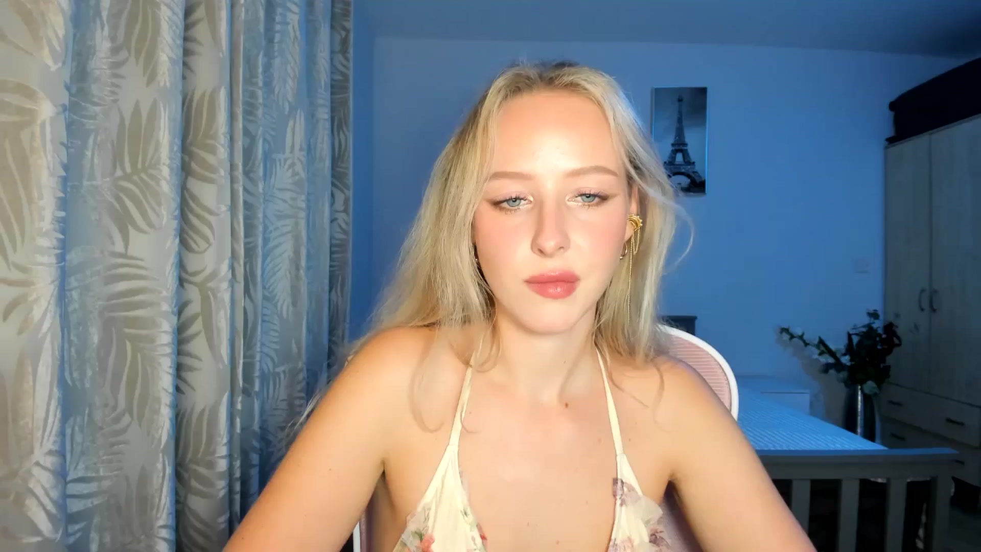 Gallery image thumbnail from Lamantina's myfreecams stream on, 10/06/2025, 23:04 image 1 of 20